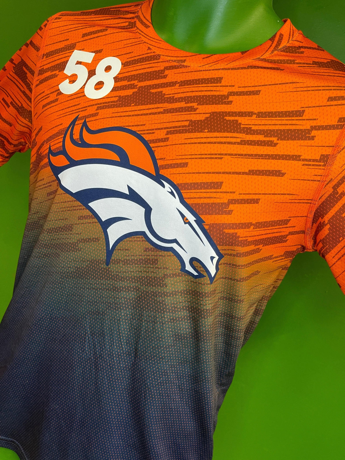 NFL Denver Broncos Von Miller #58 Wicking-Style T-Shirt Youth Large 14-16