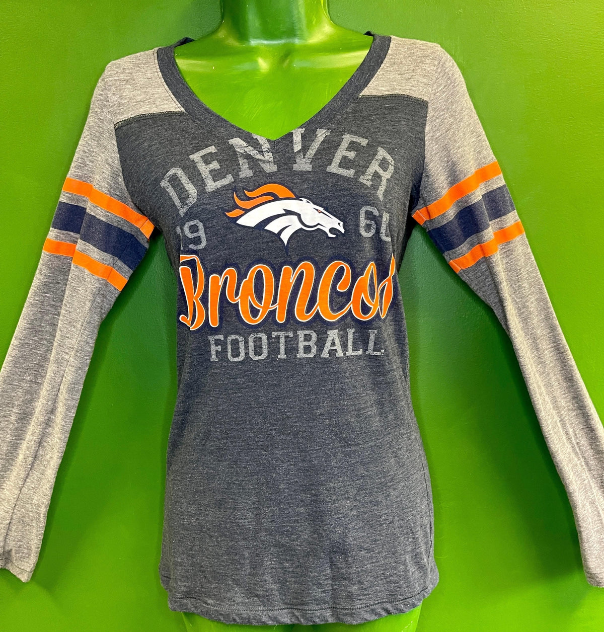 NFL Denver Broncos Long Sleeve Grey T-Shirt Women's Small