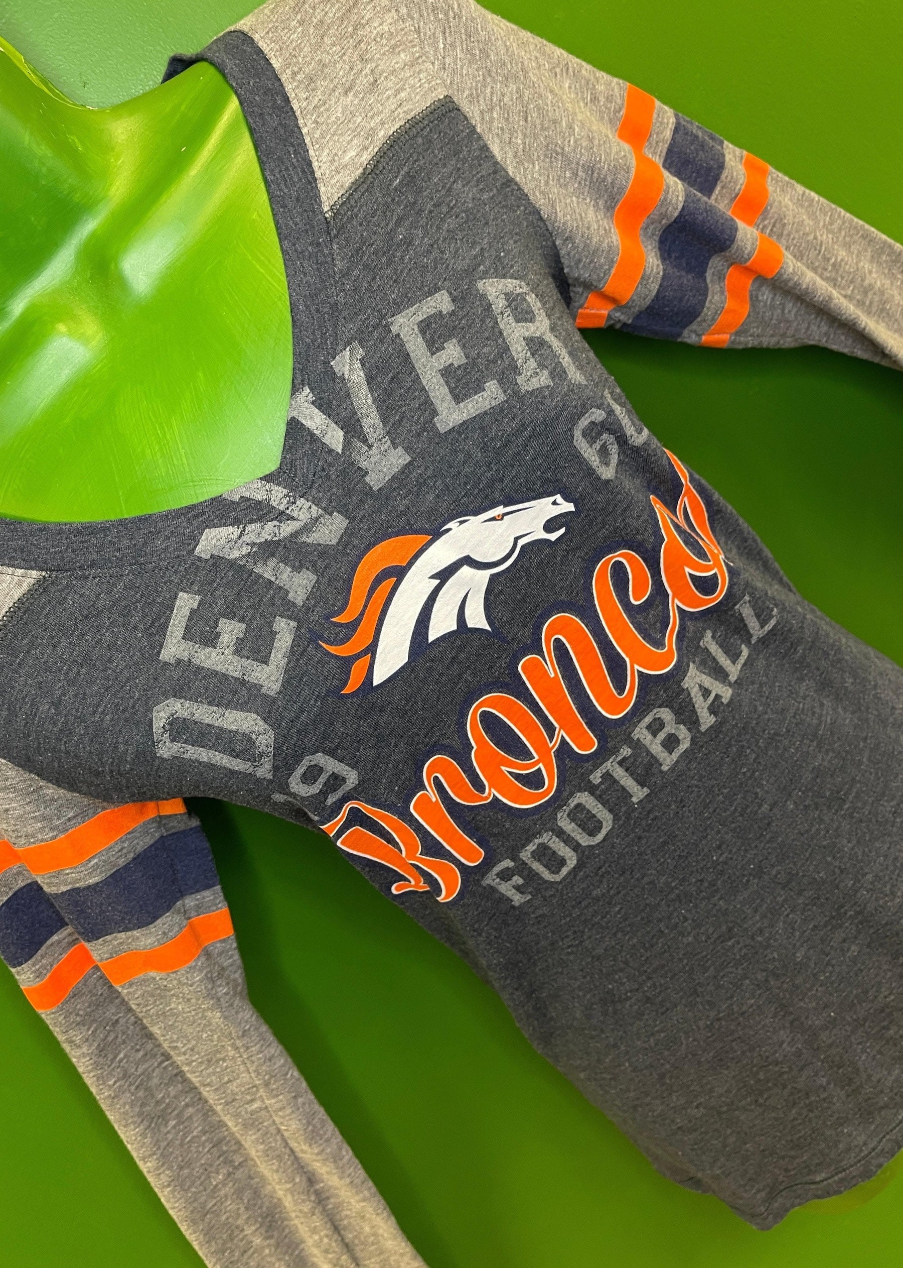 NFL Denver Broncos Long Sleeve Grey T-Shirt Women's Small
