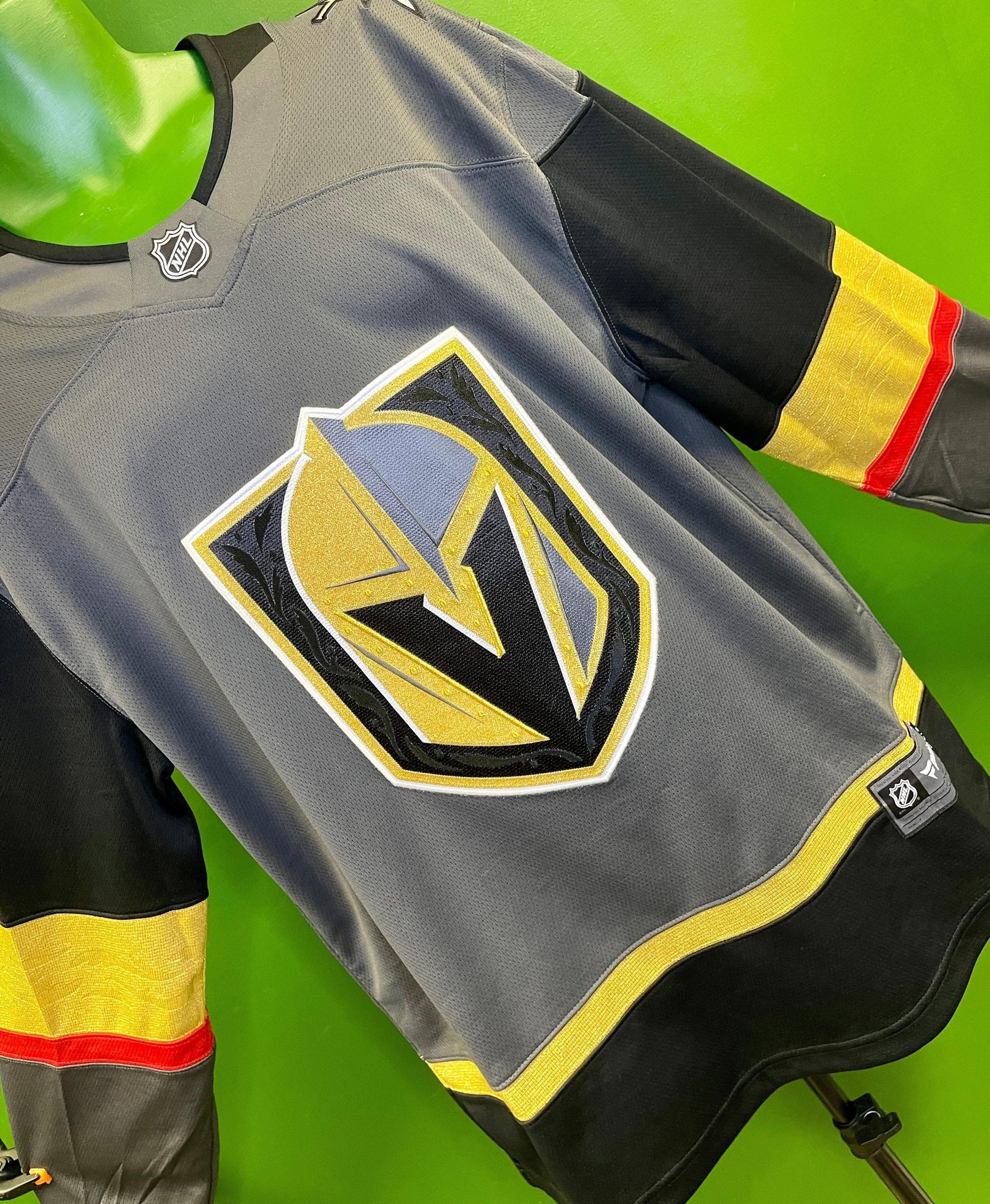 NHL Vegas Golden Knights Fanatics Breakaway Jersey Men's Large NWT