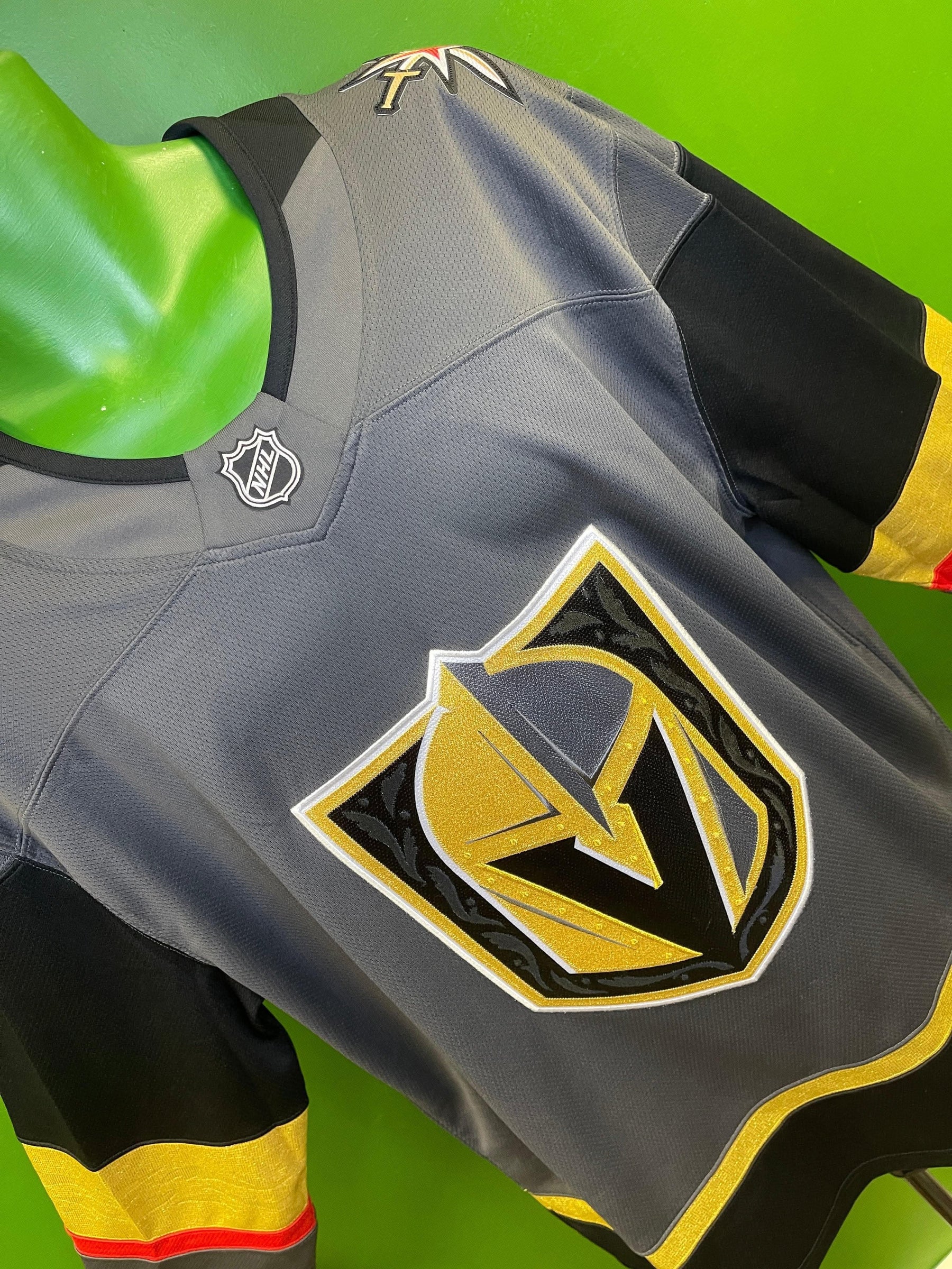 NHL Vegas Golden Knights Fanatics Breakaway Jersey Men's Large NWT