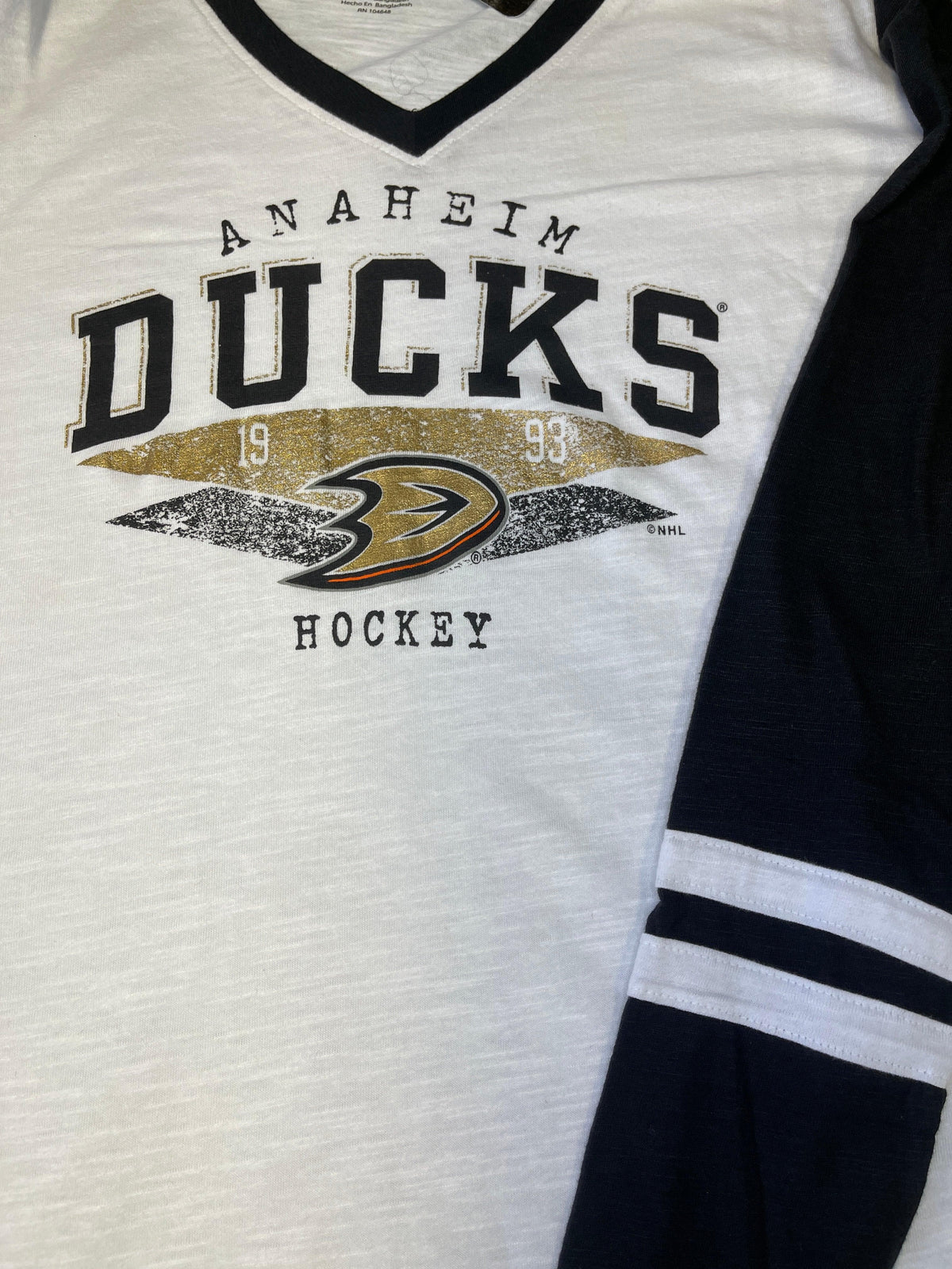 NHL Anaheim Ducks L/S V-Neck 100% Cotton T-Shirt Women's Large NWT