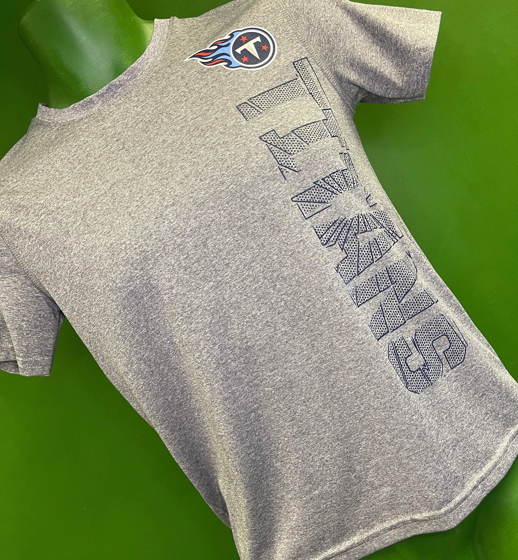 NFL Tennessee Titans Heathered Grey T-Shirt Youth Medium 10-12