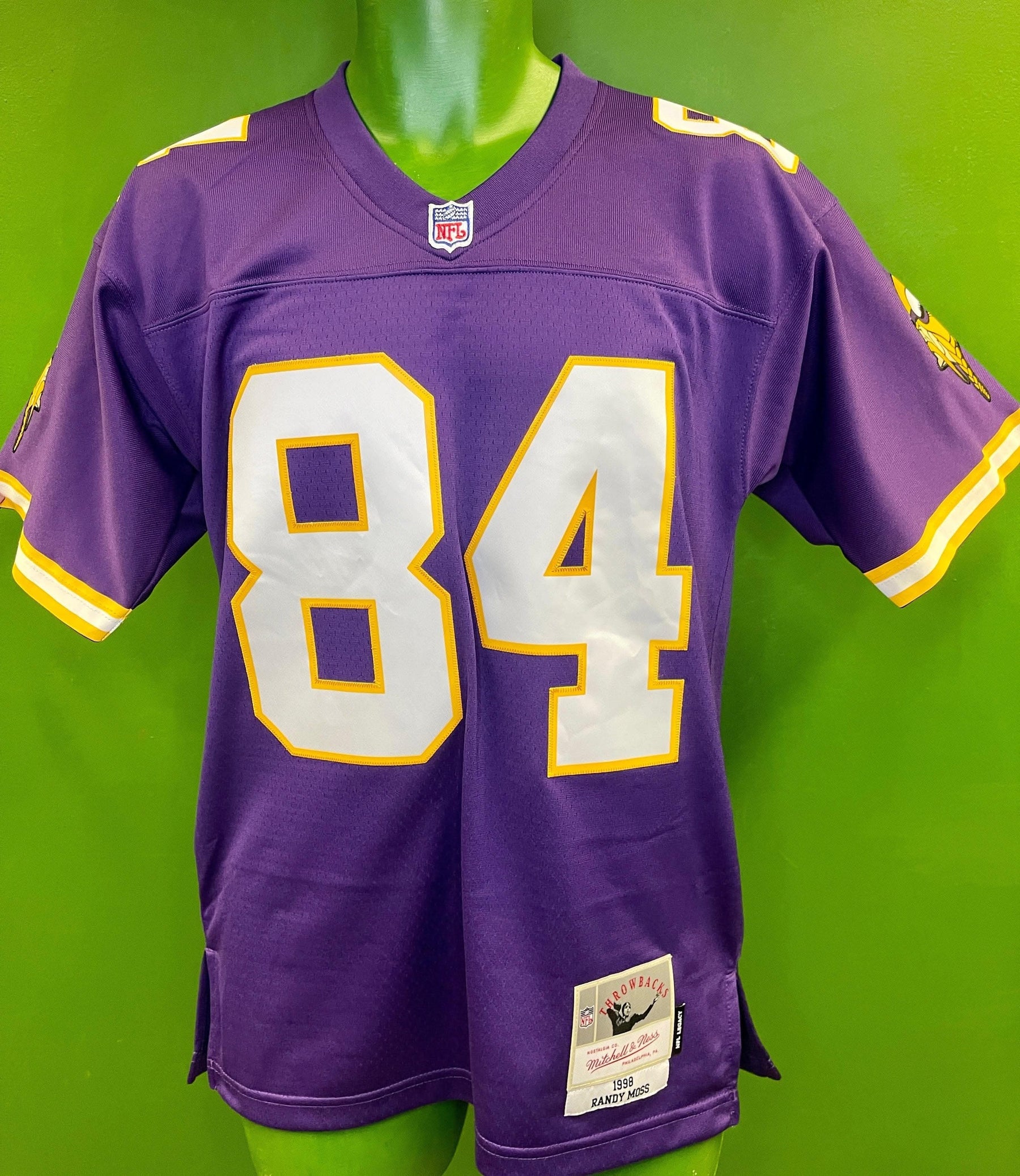 NFL Minnesota Vikings Randy Moss #84 Mitchell & Ness Throwback Jersey Men's Small NWT