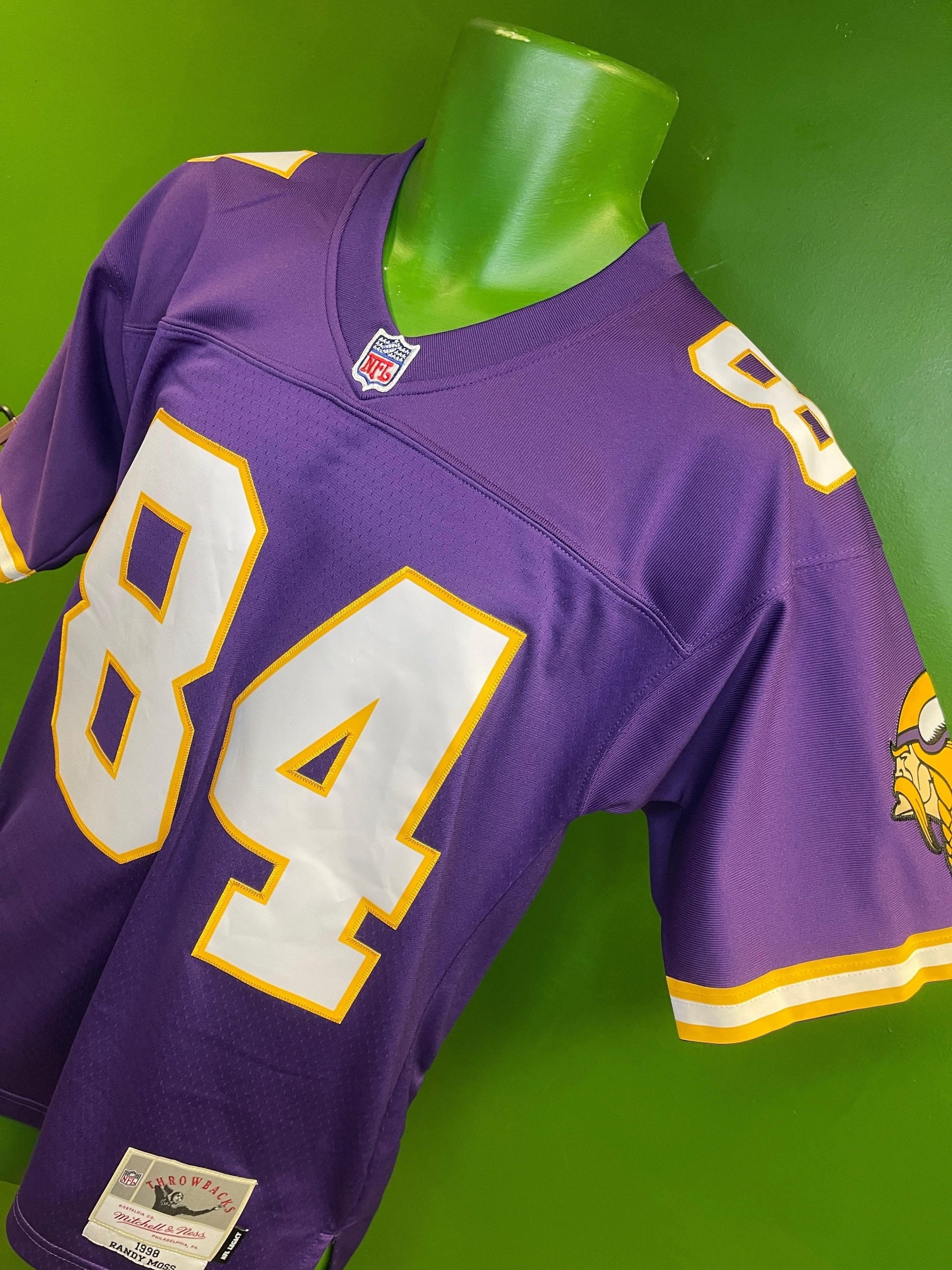 NFL Minnesota Vikings Randy Moss #84 Mitchell & Ness Throwback Jersey Men's Small NWT