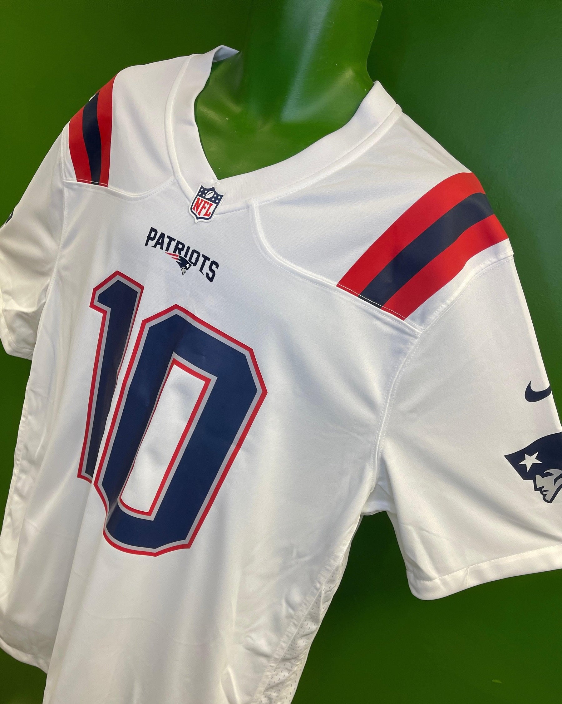 NFL New England Patriots Mac Jones #10 Game Jersey Men's X-Large New with Defect