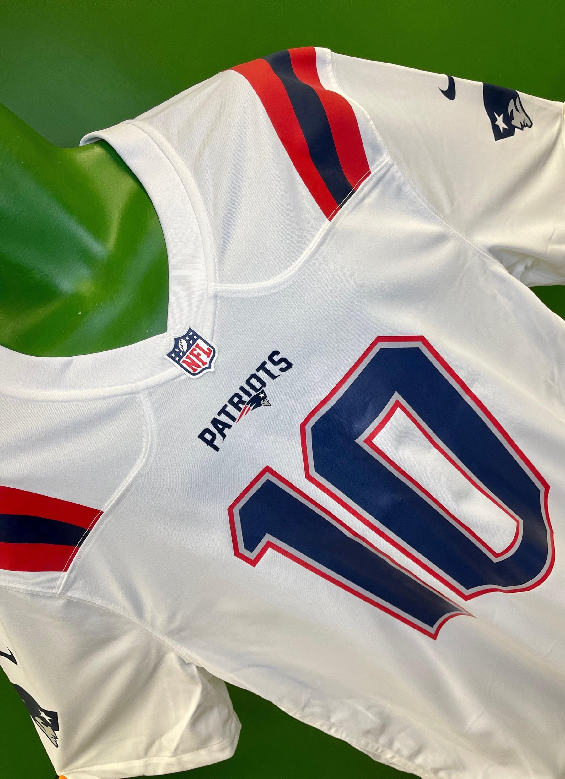 NFL New England Patriots Mac Jones #10 Game Jersey Men's X-Large New with Defect