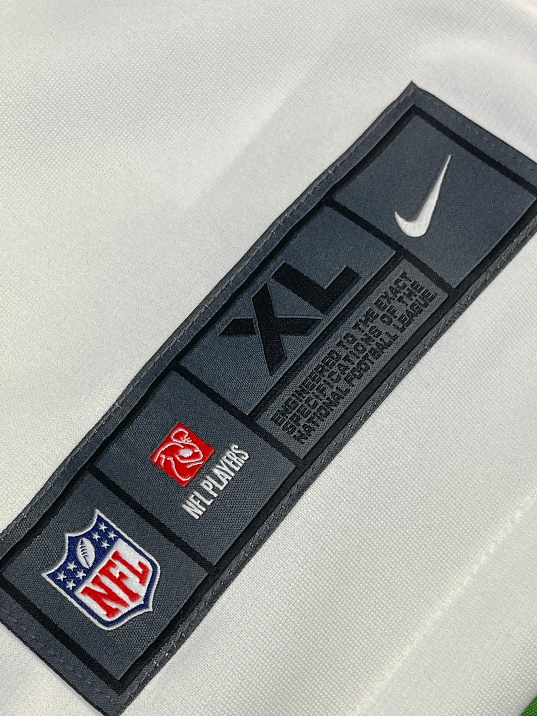NFL New England Patriots Mac Jones #10 Game Jersey Men's X-Large New with Defect
