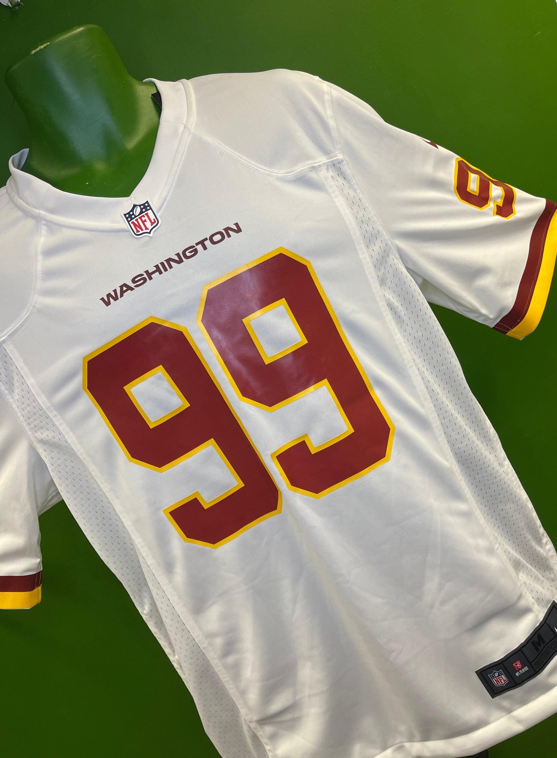 NFL Washington Commanders Young #99 Game Jersey Men's Medium NWT