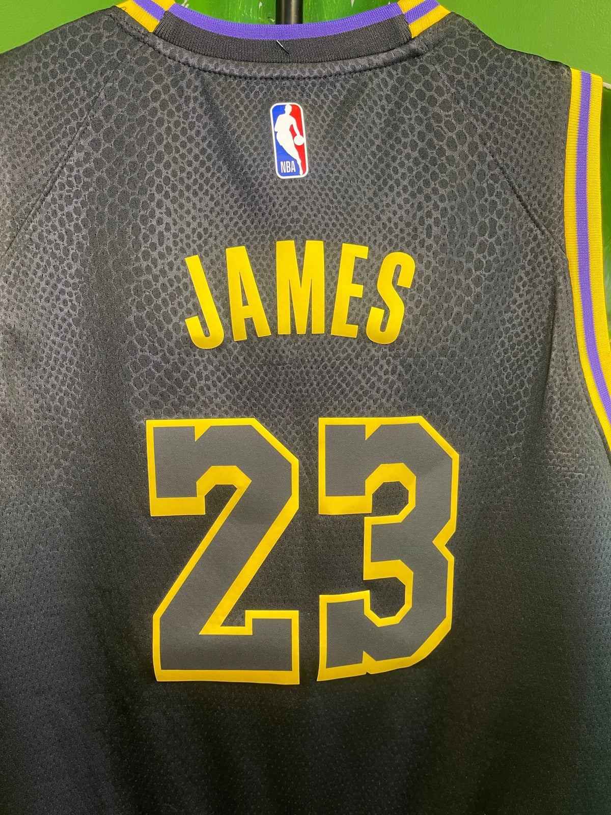 NBA Los Angeles Lakers LeBron James #23 Swingman City Ed Jersey Youth XL 18-20 NWT