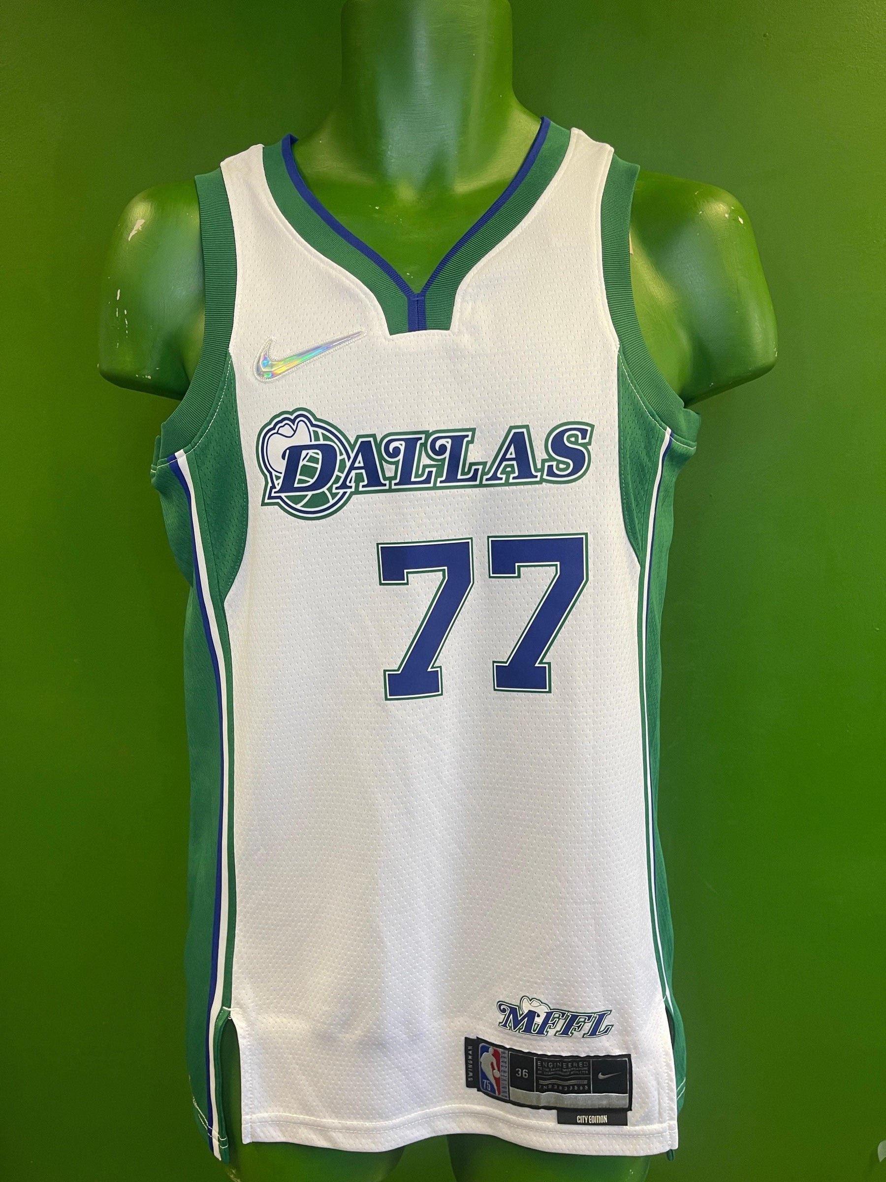 NBA Dallas Mavericks Luka Doncic #77 City Edition White Jersey Men's X-Small NWT