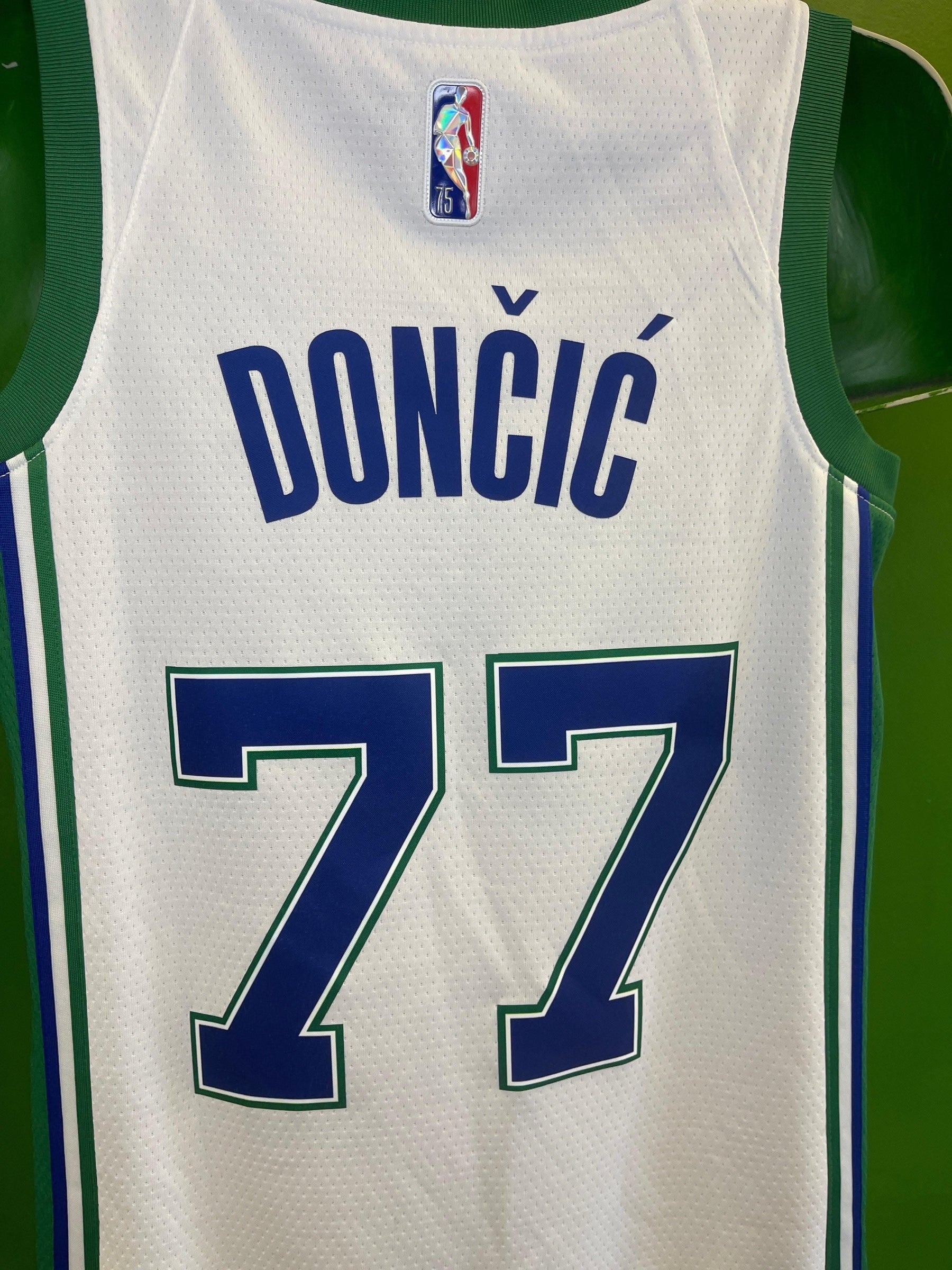 NBA Dallas Mavericks Luka Doncic #77 City Edition White Jersey Men's X-Small NWT