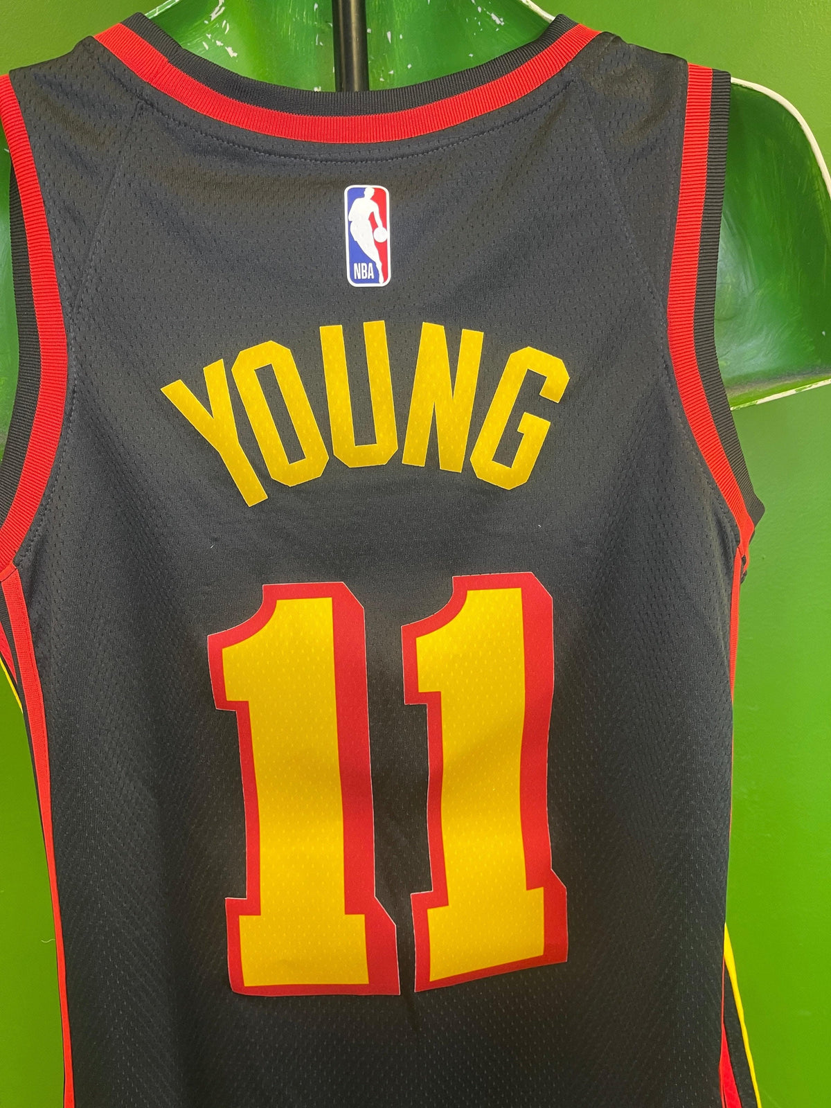 NBA Atlanta Hawks Trae Young Icon Edition Swingman Jersey Men's Small NWT