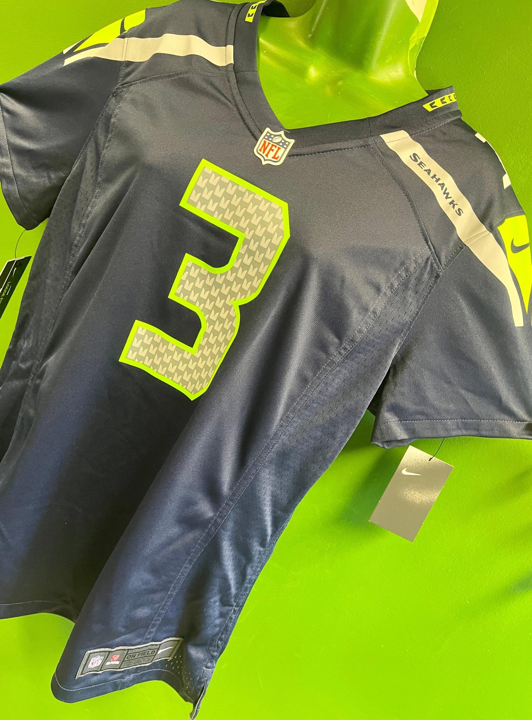 NFL Seattle Seahawks Russell Wilson #3 Game Jersey Women's X-Large NWT