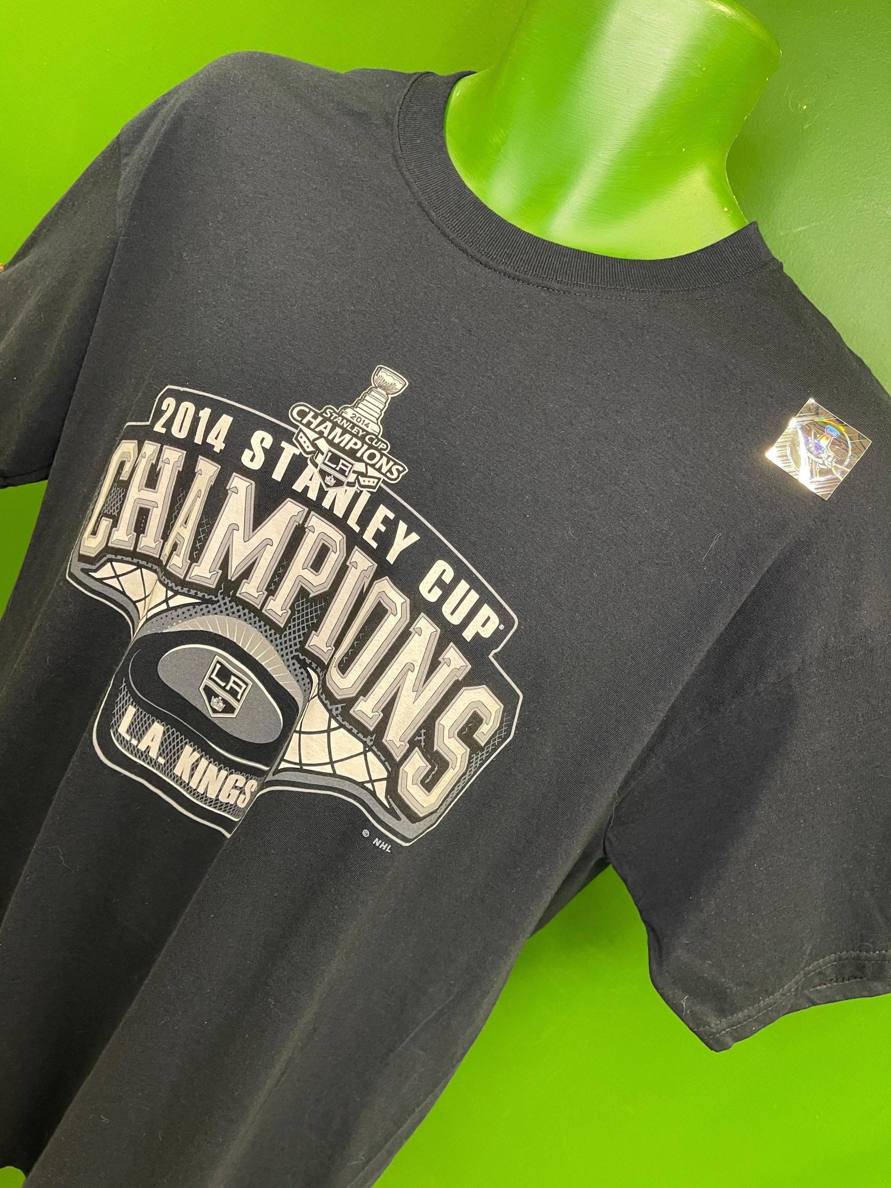 NHL Los Angeles Kings 2014 Stanley Cup Champions T-Shirt Men's Large NWT