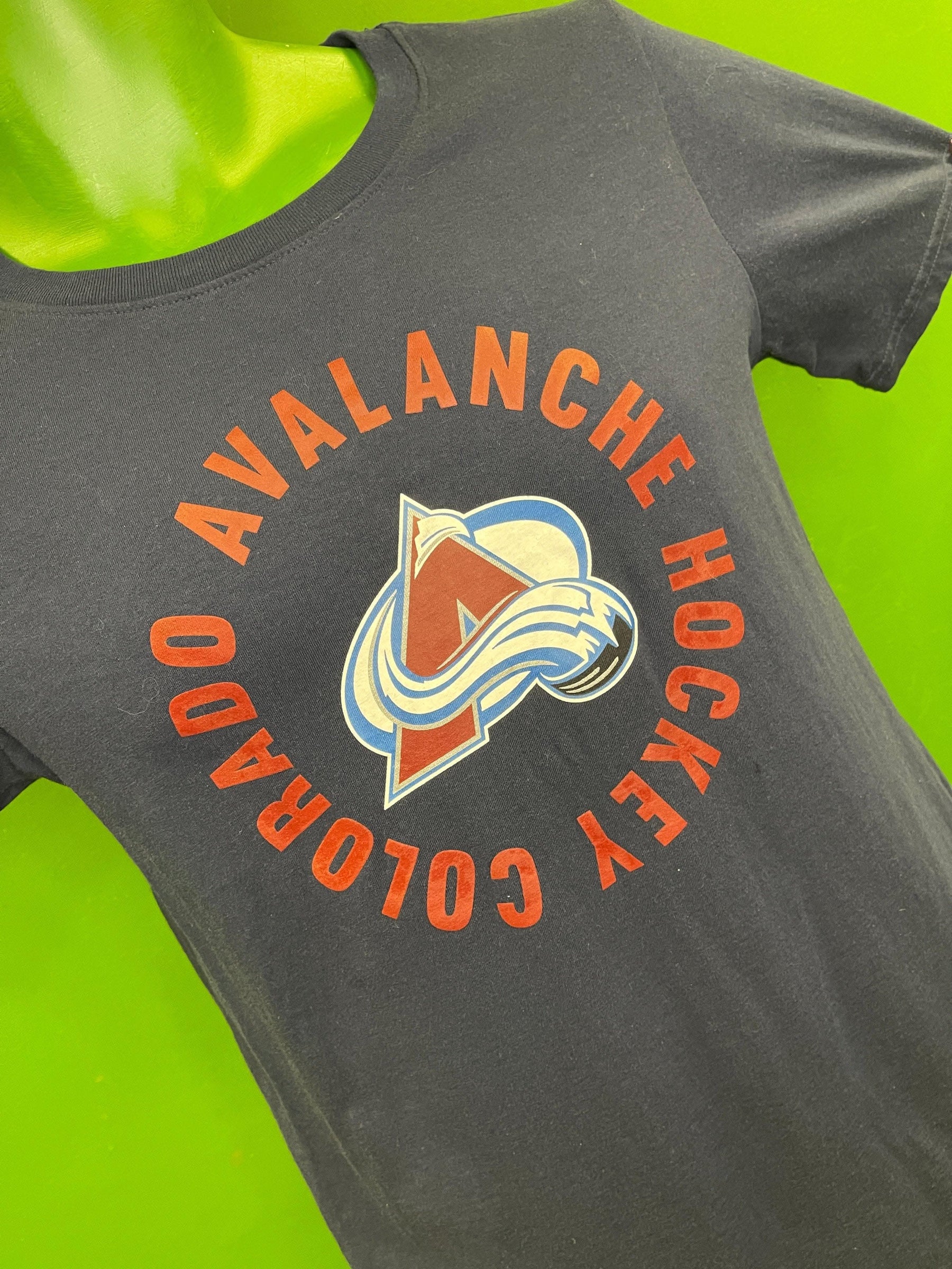 NHL Colorado Avalanche Dark Blue T-shirt Youth Large 12-14