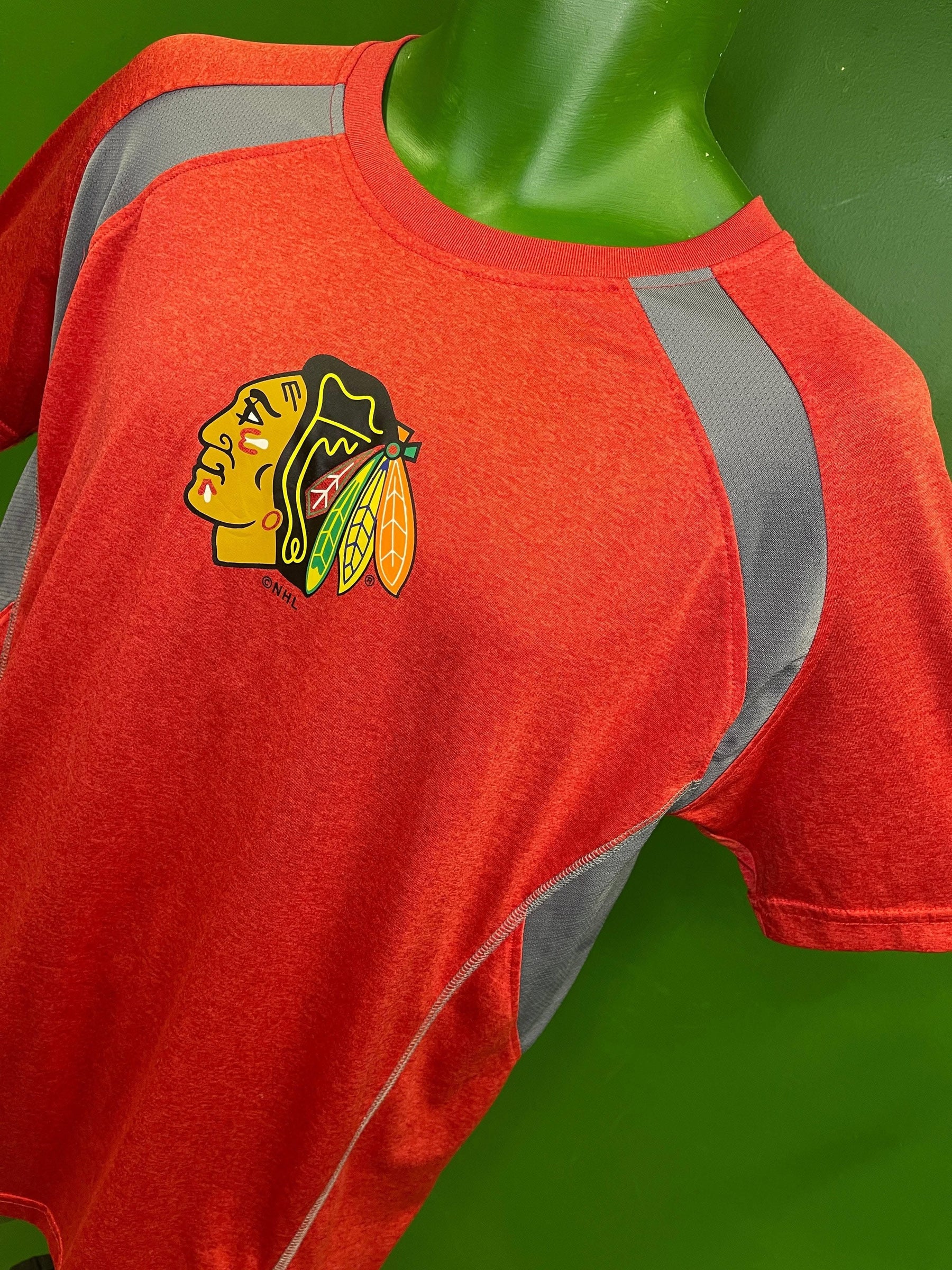 NHL Chicago Blackhawks Red Sports T-Shirt Men's Medium
