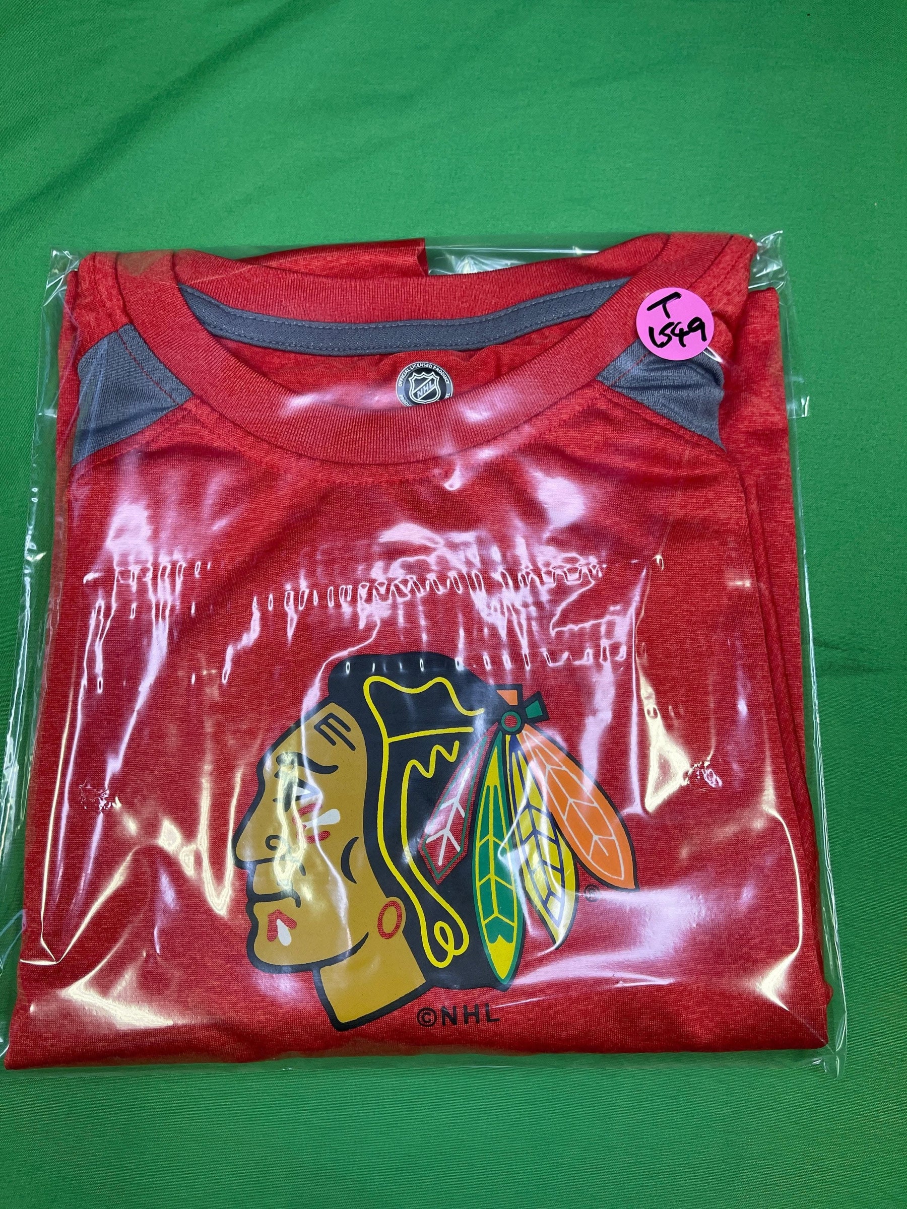 NHL Chicago Blackhawks Red Sports T-Shirt Men's Medium