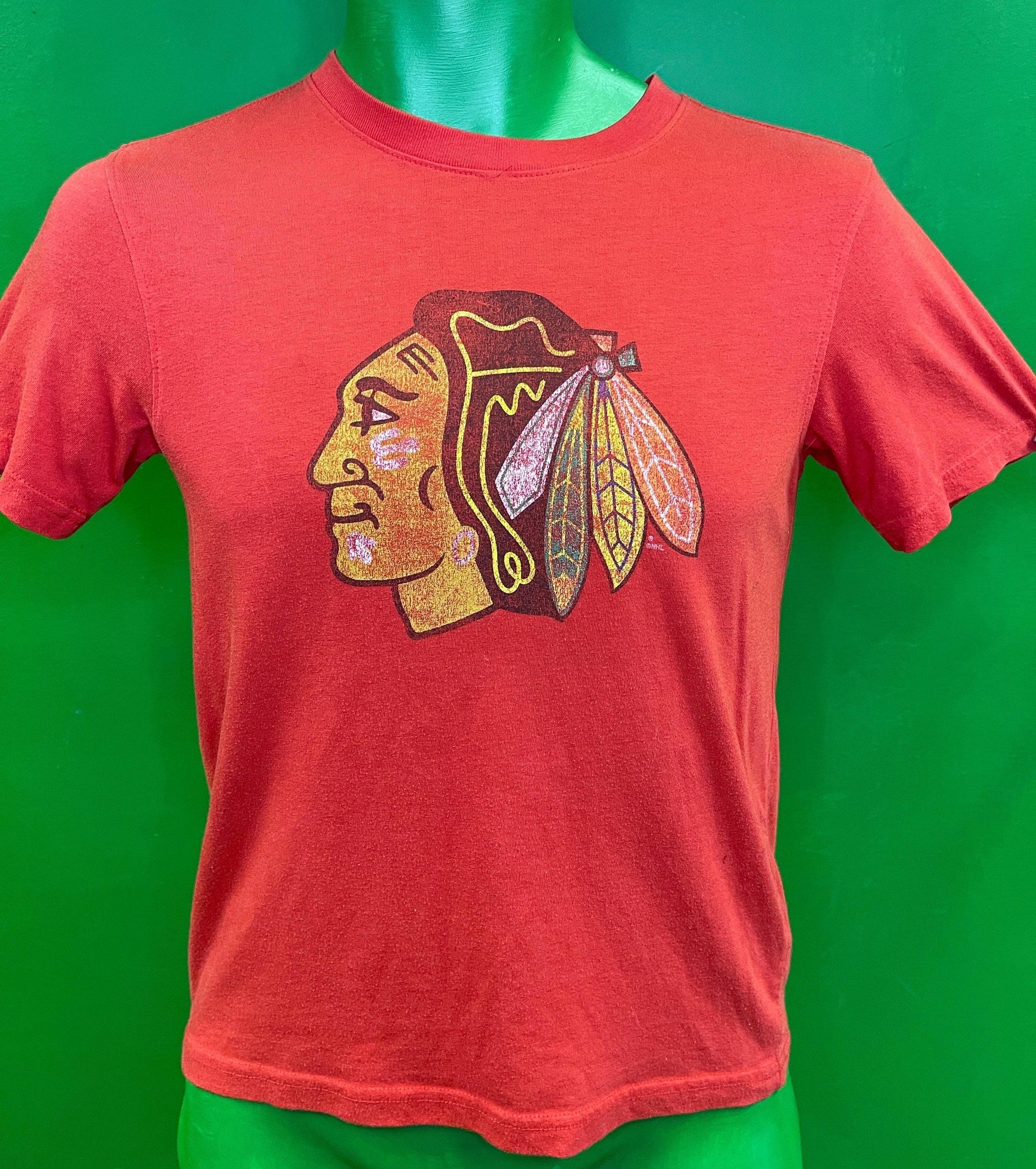 NHL Chicago Blackhawks Red T-Shirt Youth Small 8