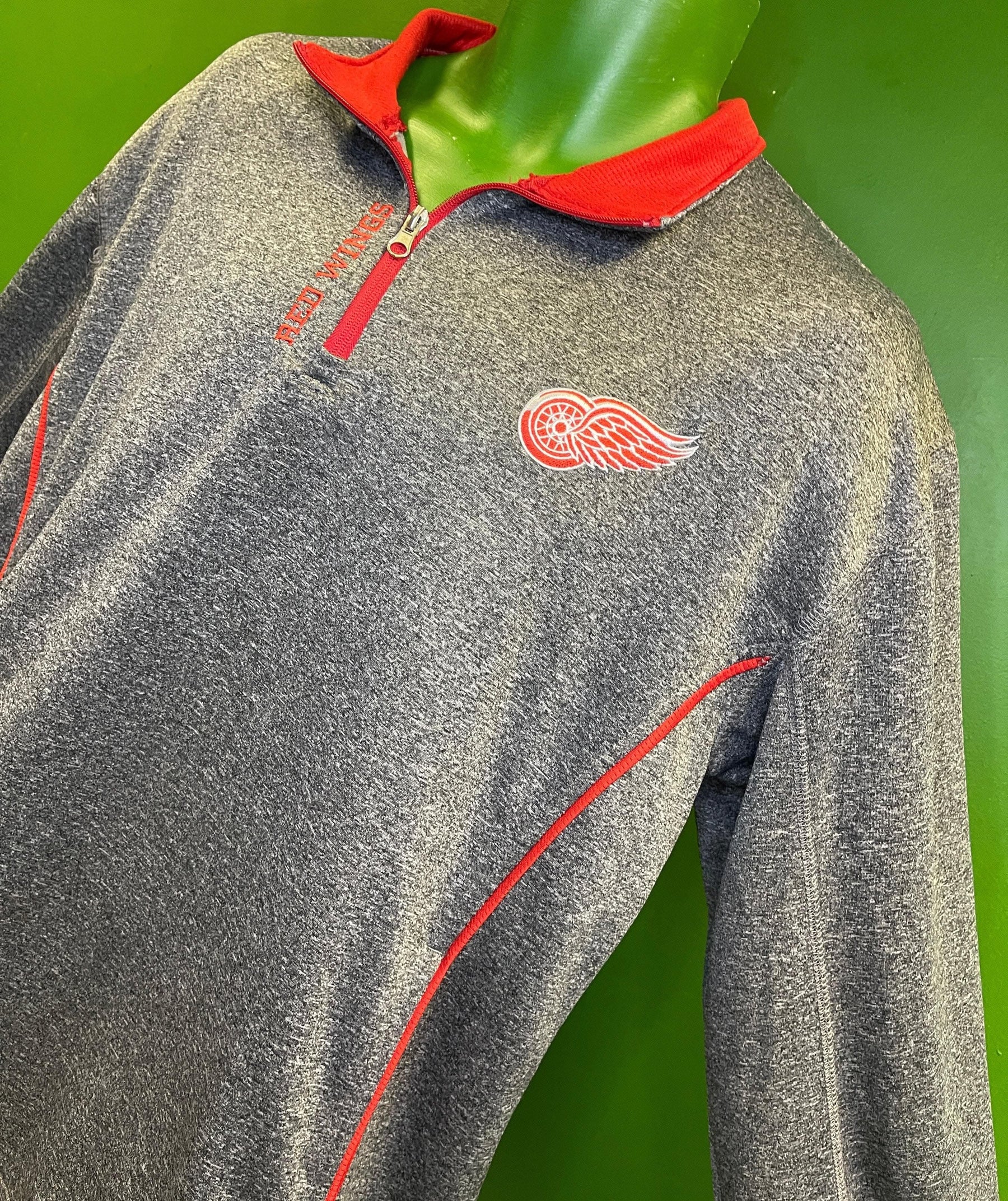 NHL Detroit Red Wings Heathered Grey Pullover Top Men's Large