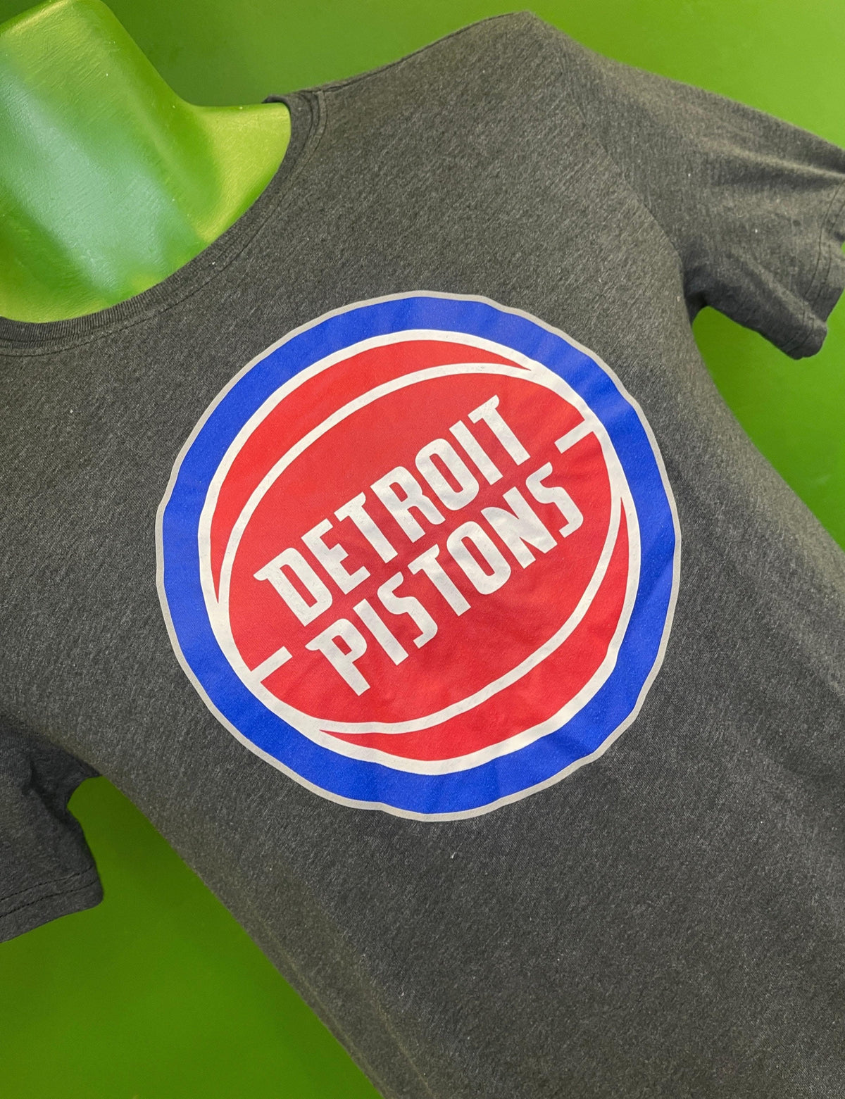 NBA Detroit Pistons Heathered Grey T-Shirt Youth X-Large 14-16