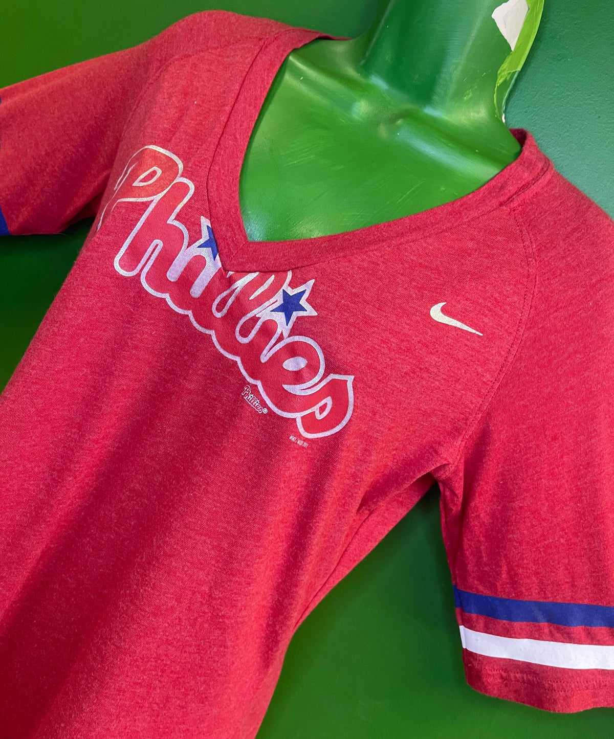 MLB Philadelphia Phillies T-Shirt Women's Medium
