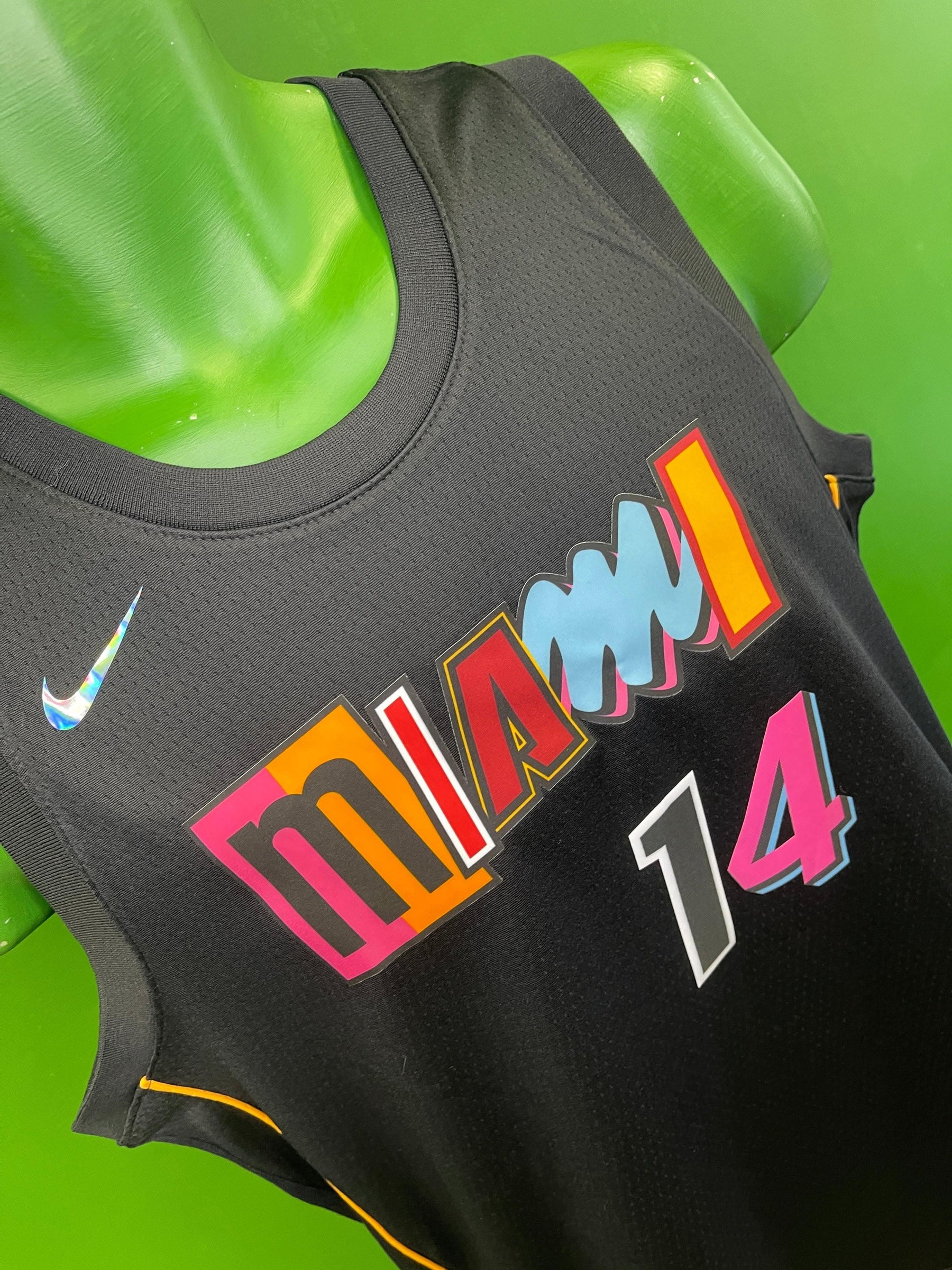 NBA Miami Heat Tyler Herro #14 Jersey Youth Large 14-16 NWT