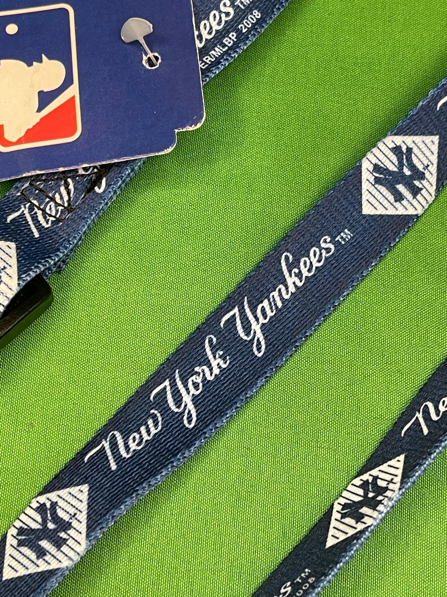 MLB New York Yankees Lanyard w/Detachable Key Clip NWT