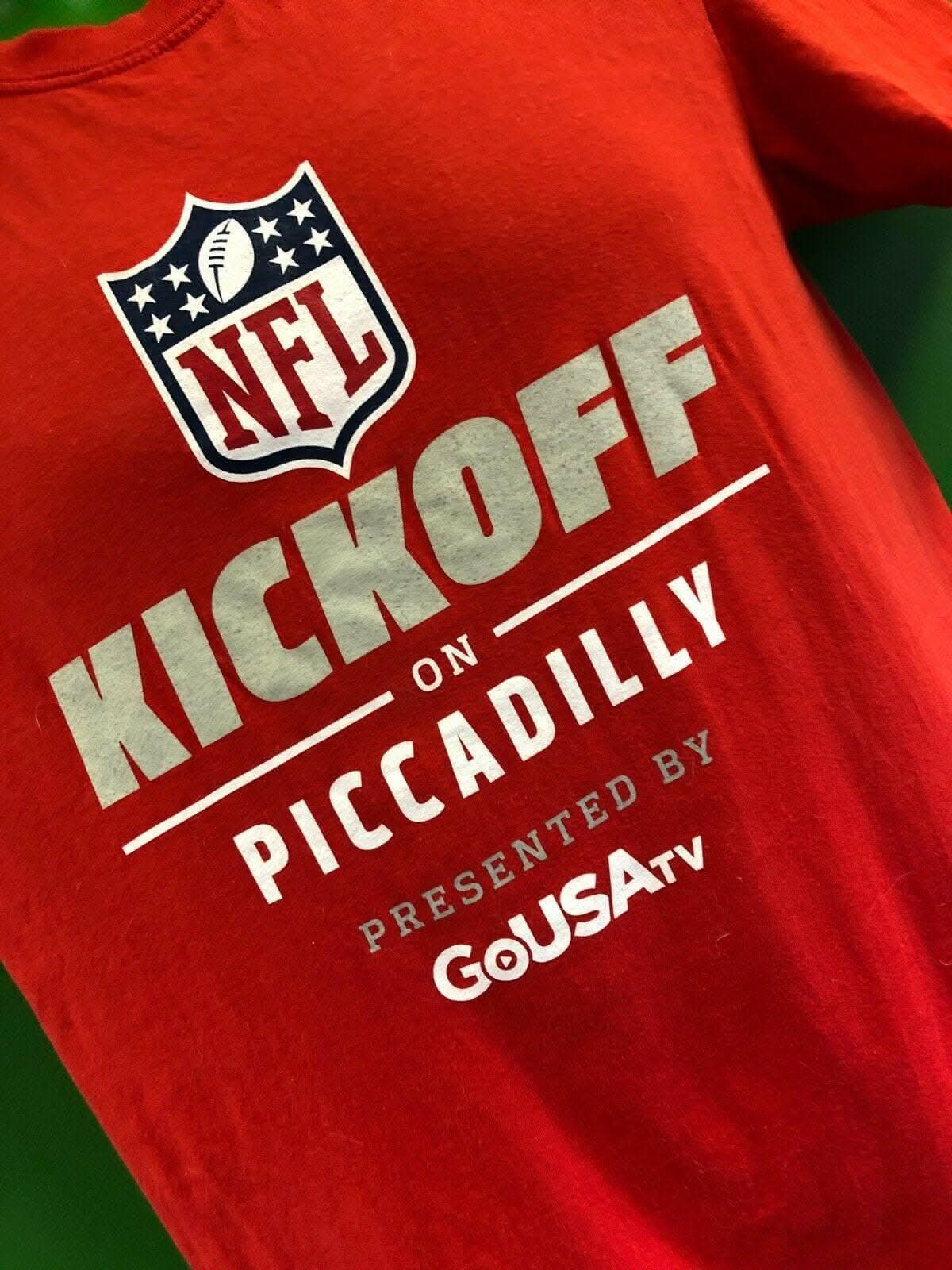 NFL Kickoff on Piccadilly 2018 Red T-Shirt Unisex Medium NWOT