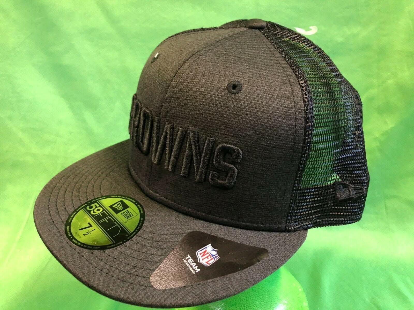 NFL Cleveland Browns New Era 59FIFTY Blackened Trucker Hat/Cap 7-1/2 NWT