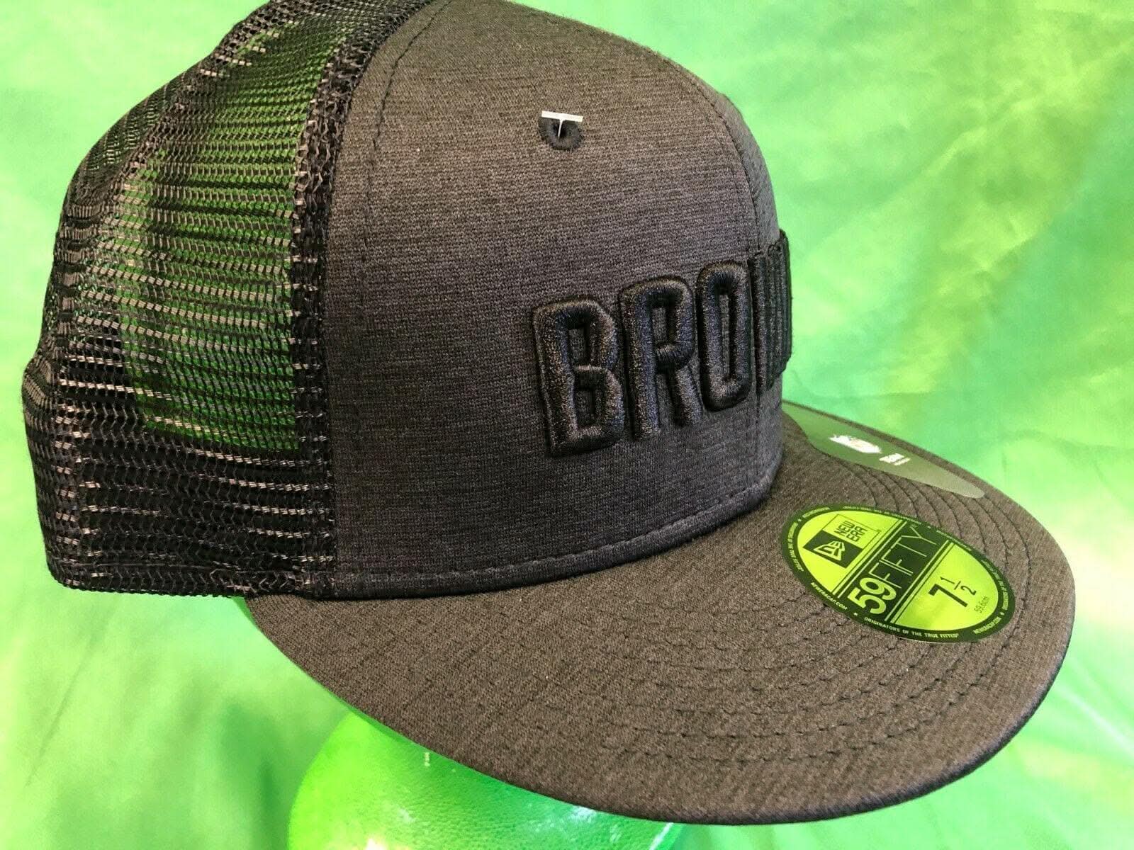 NFL Cleveland Browns New Era 59FIFTY Blackened Trucker Hat/Cap 7-1/2 NWT