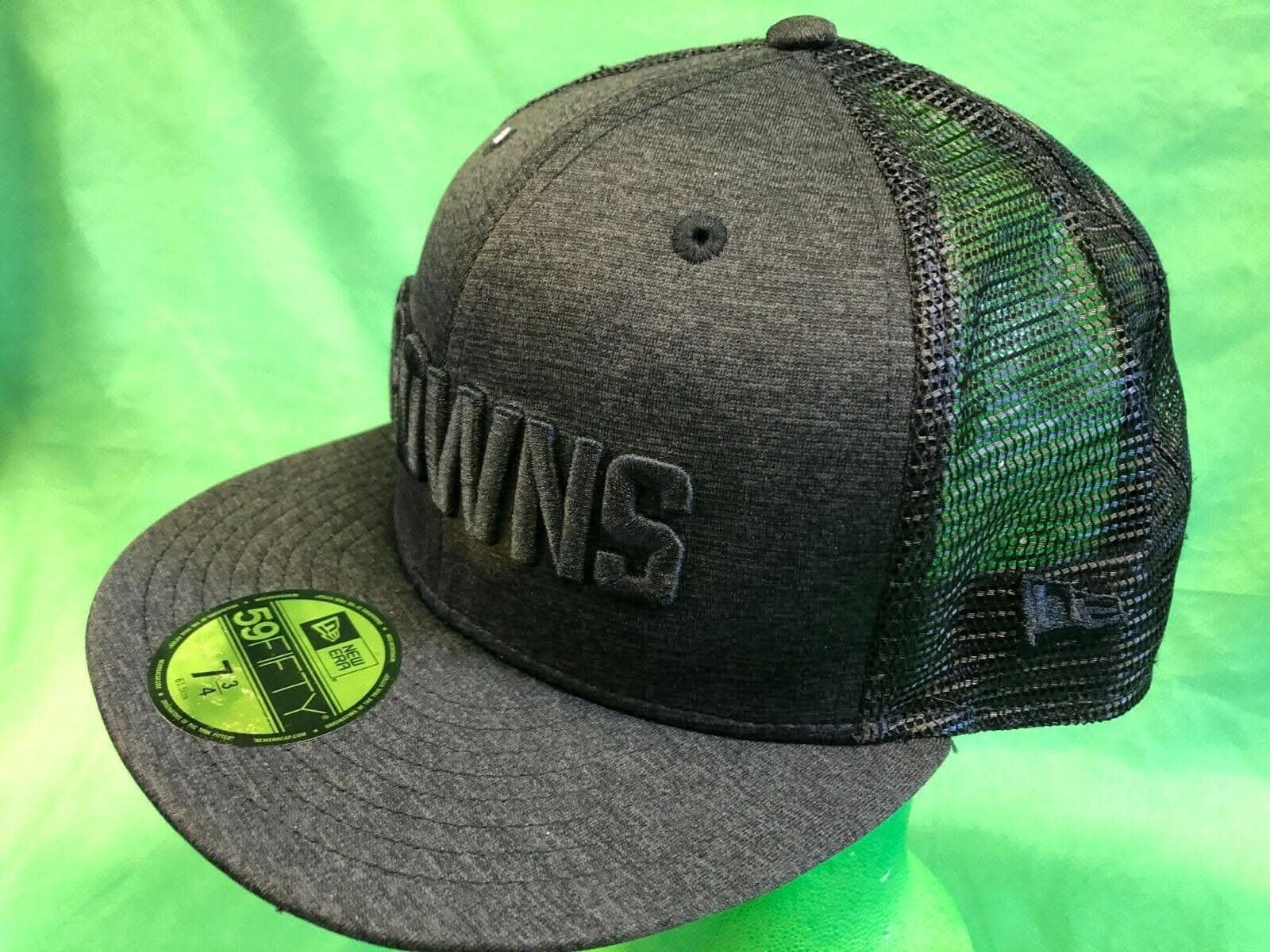 NFL Cleveland Browns New Era 59FIFTY Blackened Trucker Hat/Cap 7-3/4 NWT