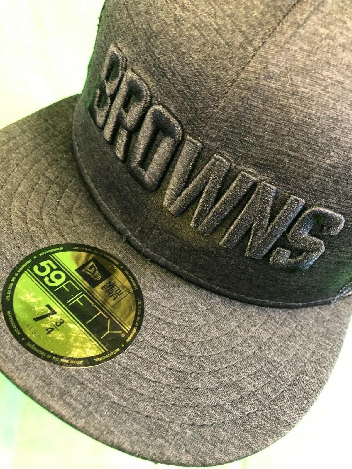 NFL Cleveland Browns New Era 59FIFTY Blackened Trucker Hat/Cap 7-3/4 NWT