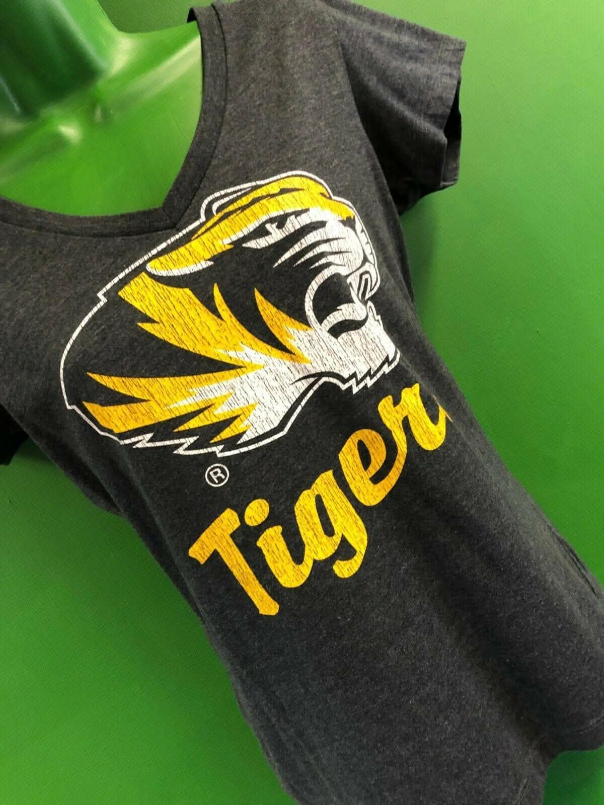 NCAA Missouri Tigers V-Neck Large Logo Colosseum T-Shirt Women's Large