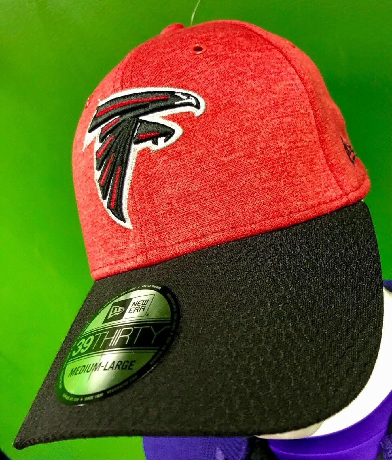 NFL Atlanta Falcons New Era 39THIRTY Sideline Hat Cap NWT Medium-Large