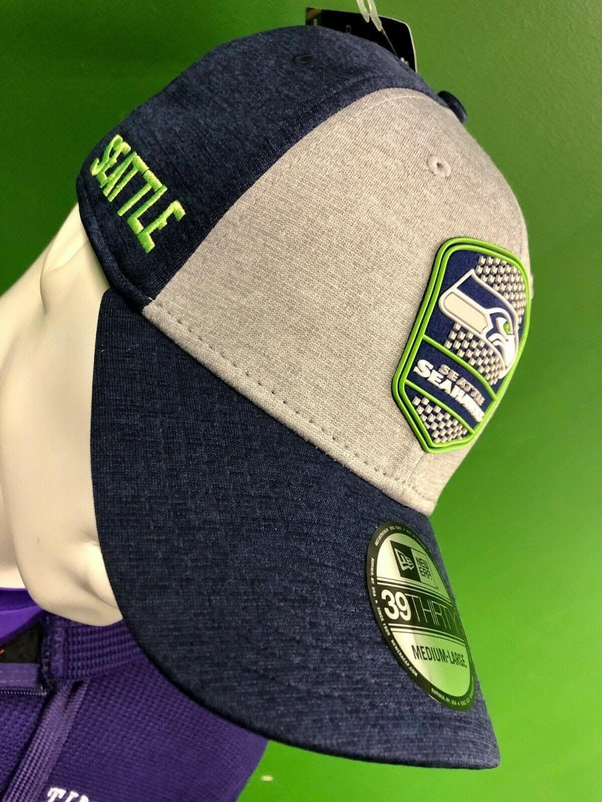 NFL Seattle Seahawks New Era 39THIRTY Sideline Hat Cap NWT Medium-Large