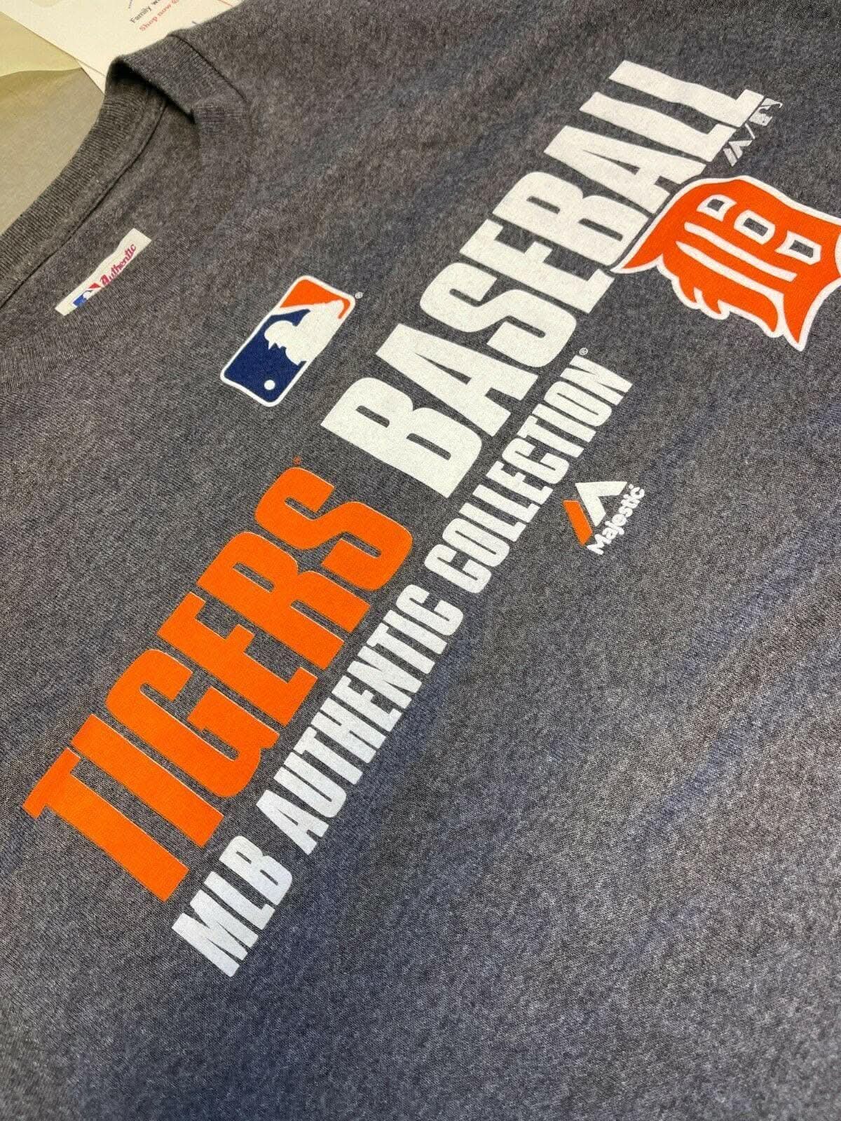 MLB Detroit Tigers Majestic Grey T-Shirt Men's Medium