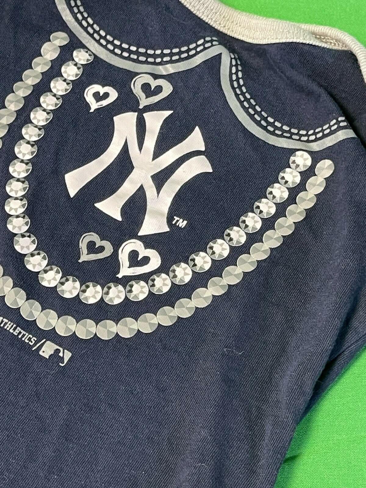 MLB New York Yankees 100% Cotton Bodysuit/Vest Girls' 6-9 months
