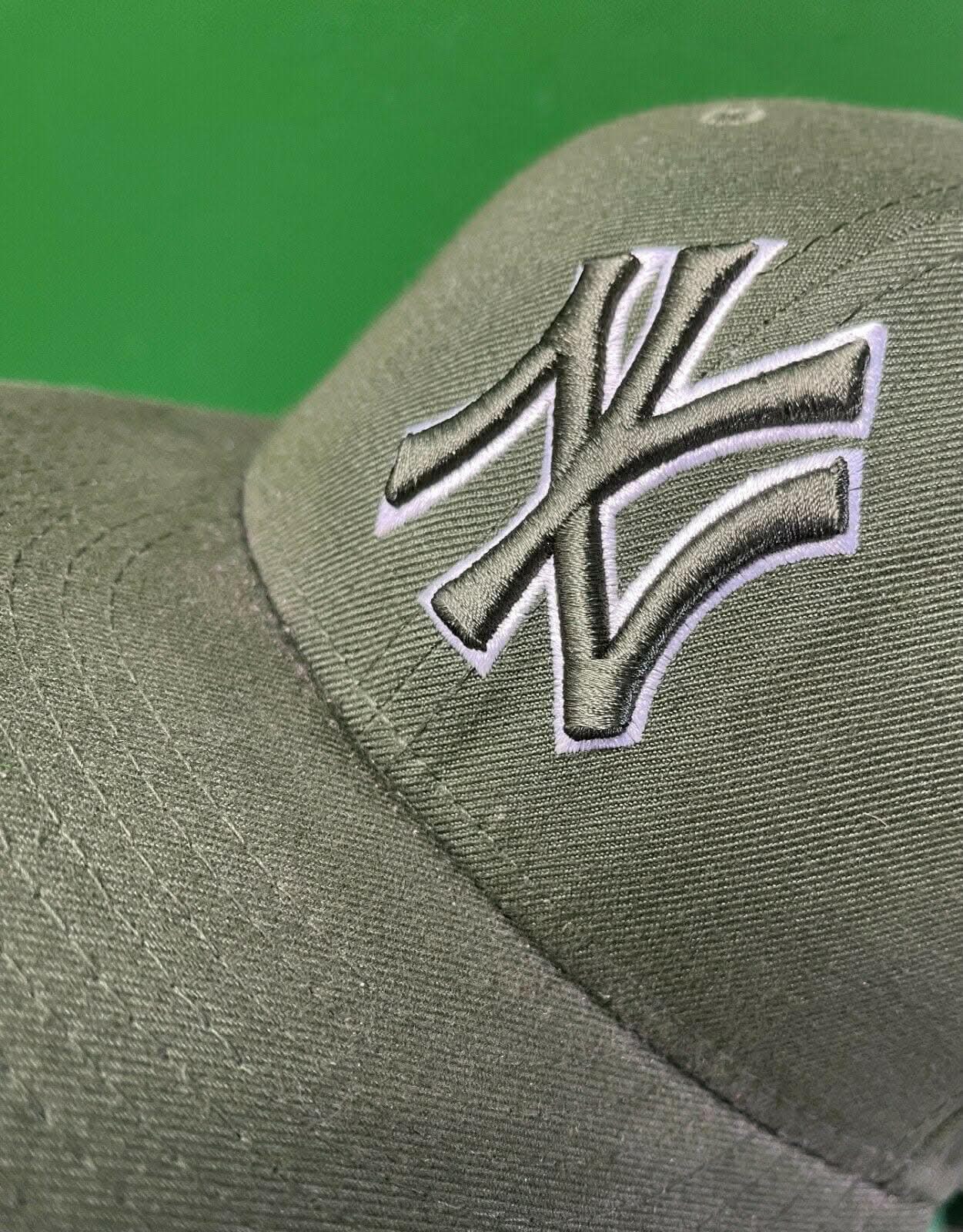 MLB New York Yankees New Era 59FIFTY Baseball Hat - Cap Size 8