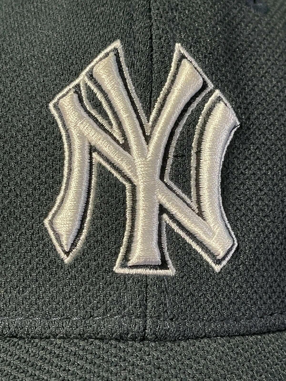 MLB New York Yankees New Era Fitted Baseball Hat/Cap Small/Medium