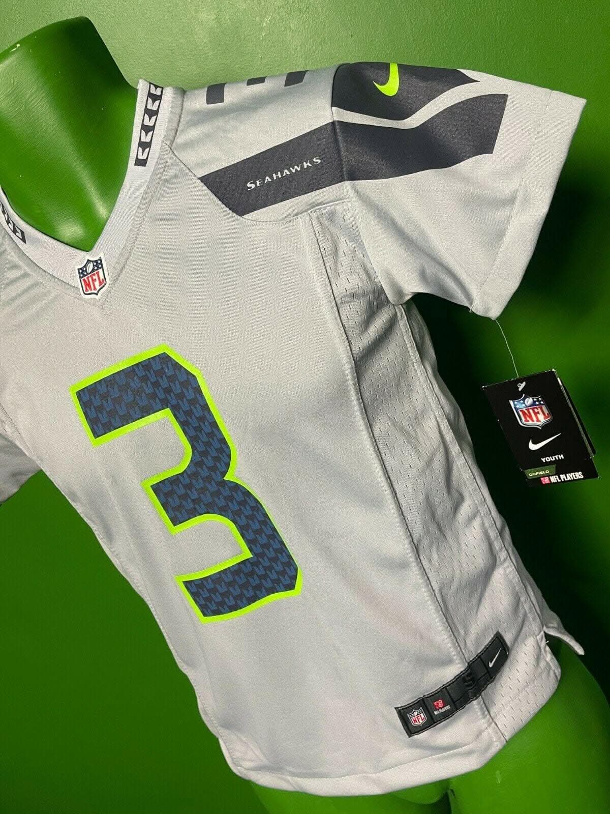 NFL Seattle Seahawks Russell Wilson #3 Game Jersey Youth Small 8