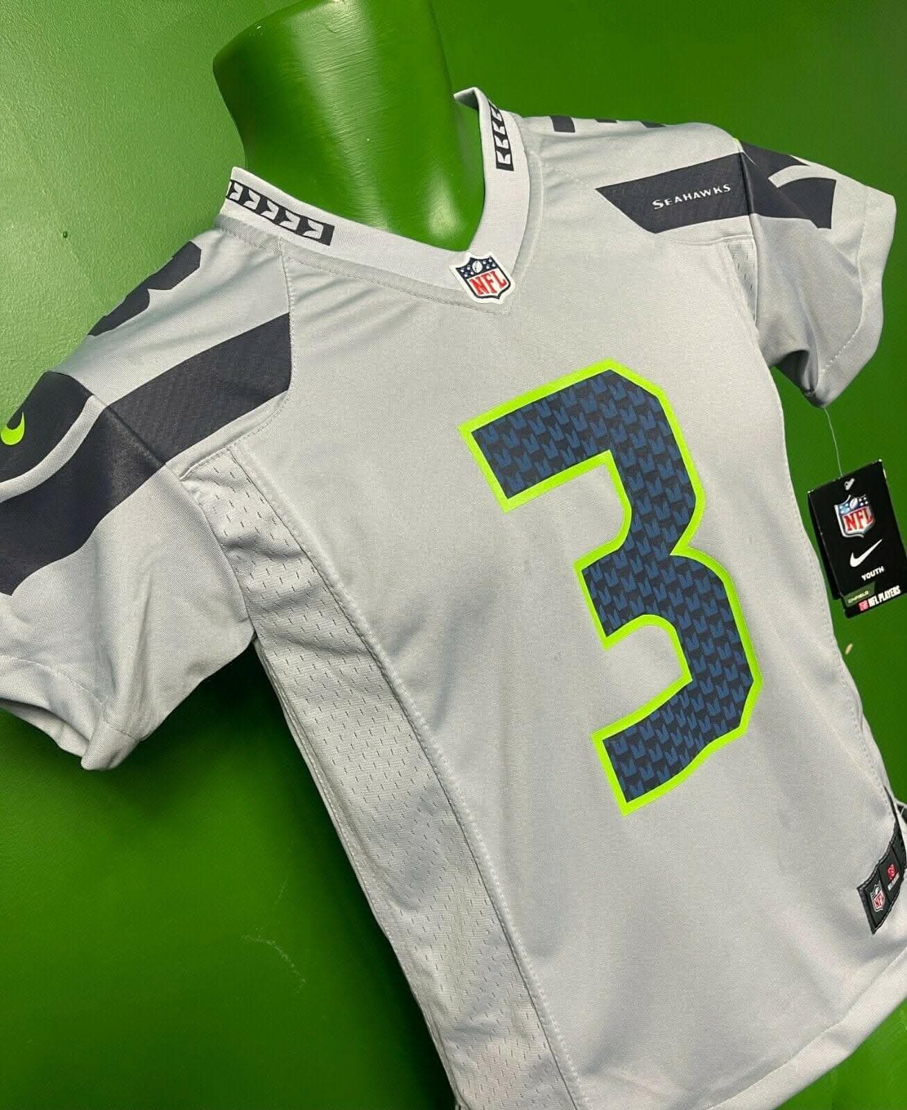 NFL Seattle Seahawks Russell Wilson #3 Game Jersey Youth Small 8