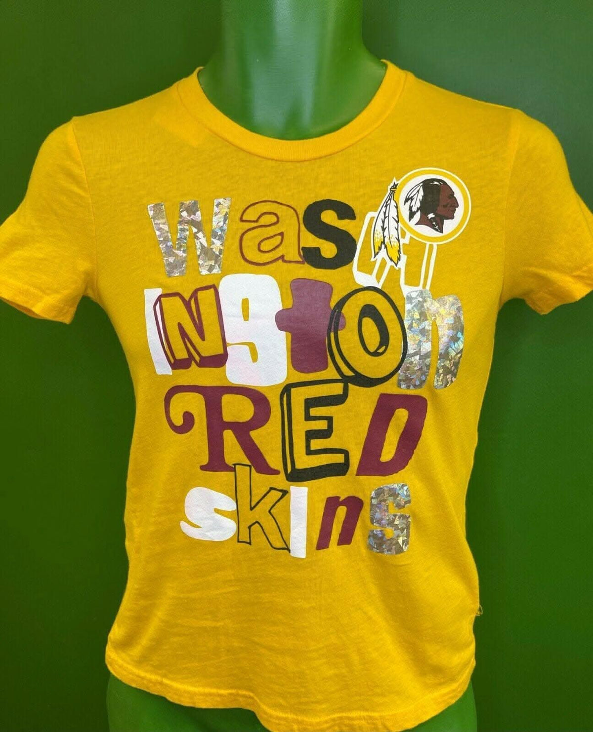 NFL Washington Commanders (Redskins) Girls' T-Shirt Youth Medium 10-12