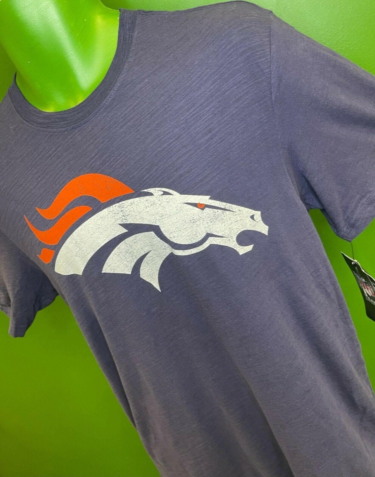 NFL Denver Broncos OTS 100% Cotton T-Shirt Men's Small NWT Soft!