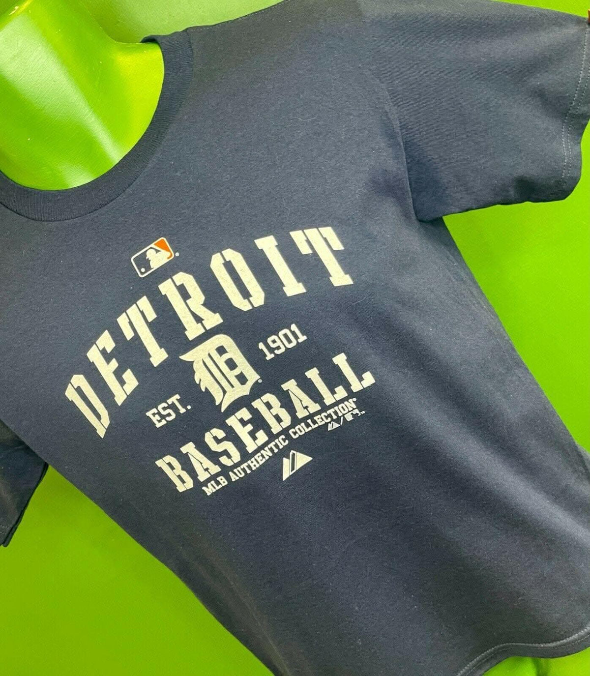 MLB Detroit Tigers Majestic 100% Cotton T-Shirt Youth Medium 10-12 NWT