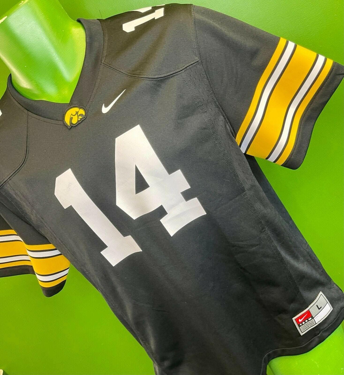 NCAA Iowa Hawkeyes #14 Team Jersey Youth L 14-16