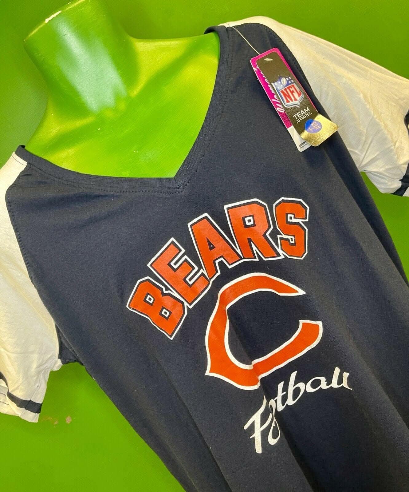NFL Chicago Bears Majestic Women's Plus Size V-Neck T-Shirt 1X NWT BARGAIN