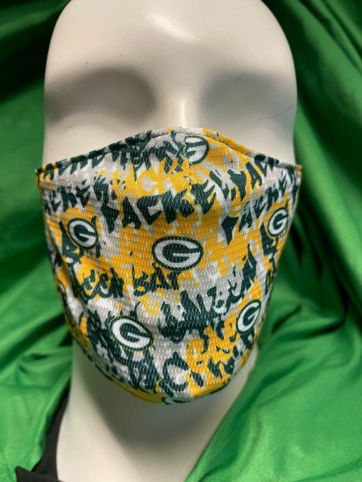 NFL Green Bay Packers Face Cover Mask Twin Elastic Around Head NWT