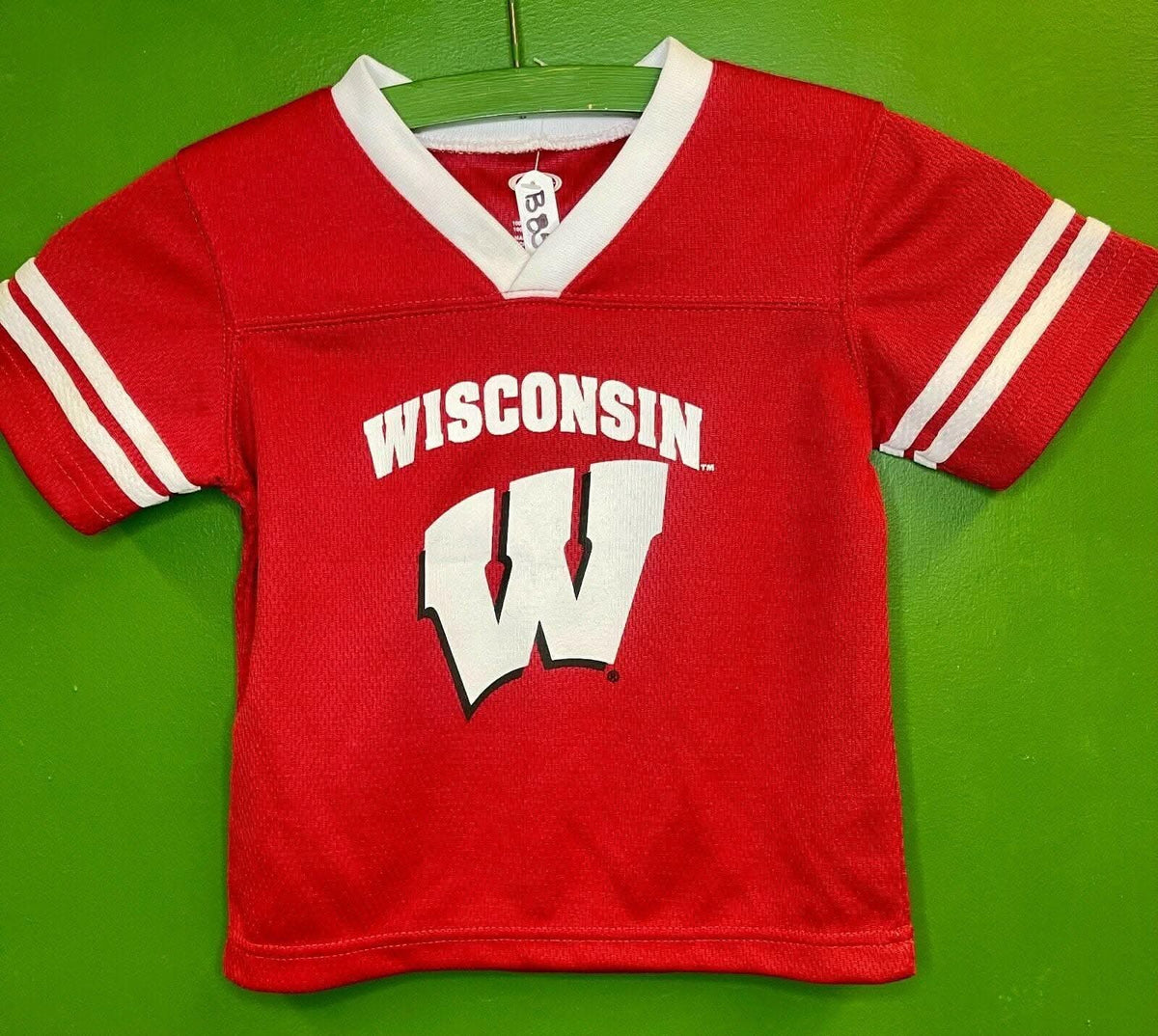 NCAA Wisconsin Badgers Team Athletics Jersey 2T NWT