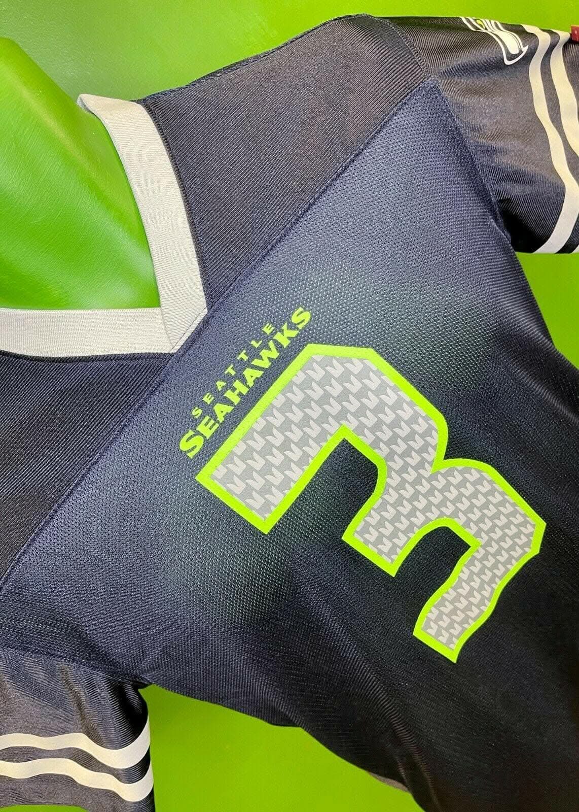 NFL Seattle Seahawks Russell Wilson #3 Jersey Youth X-Large 14-16